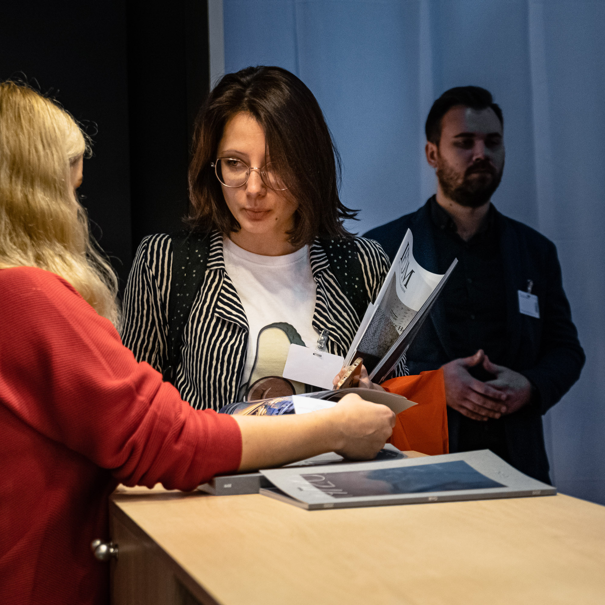 Производство светильников. Видеограф Добромыслов