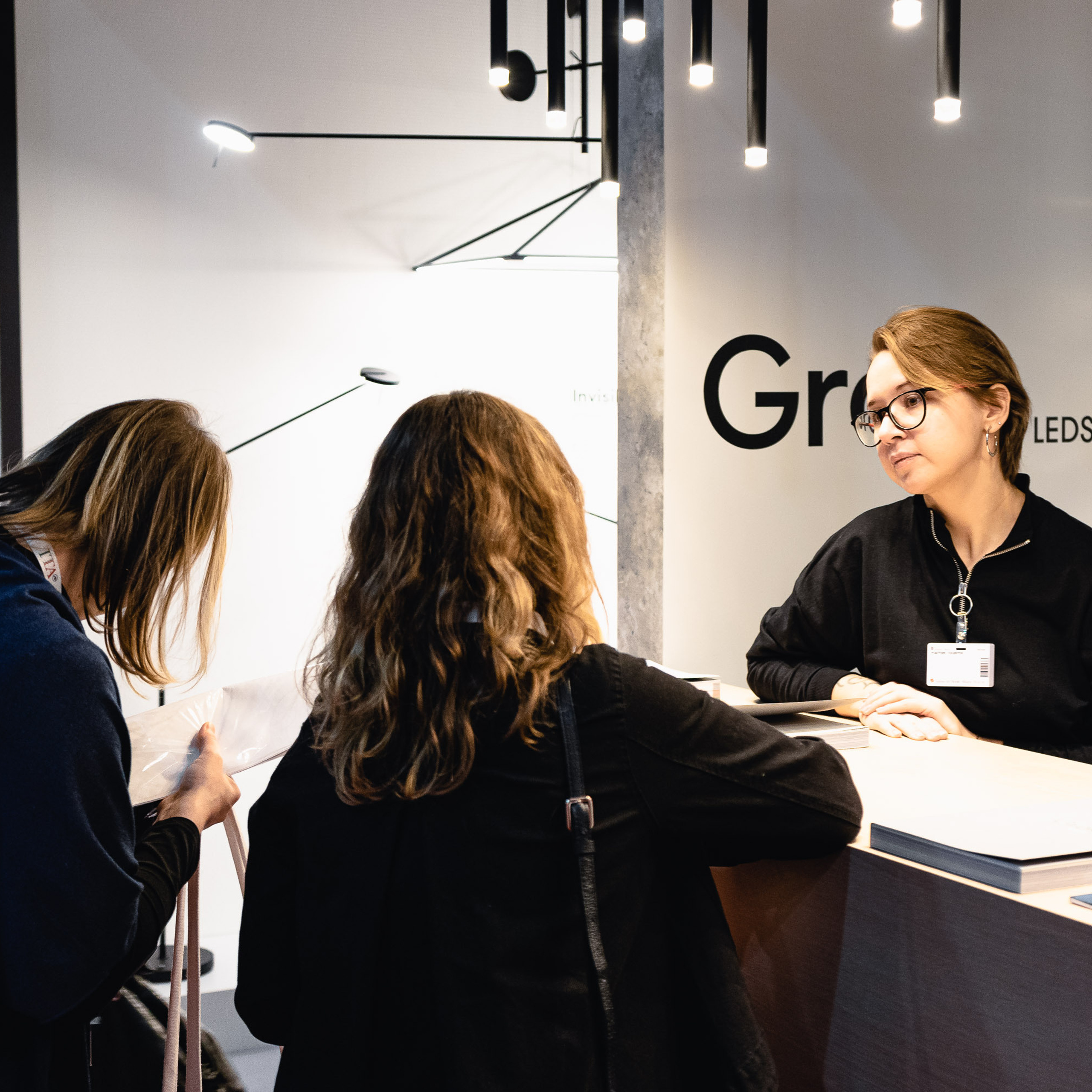 Производство светильников. Видеограф Добромыслов