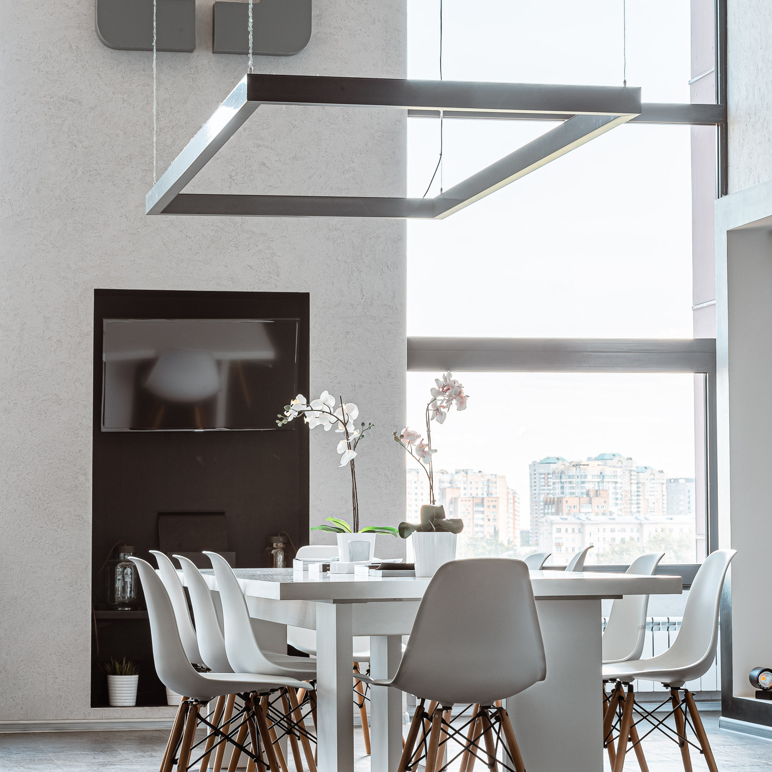 Магазин люстр и светильников испанского бренда. Видеограф Добромыслов