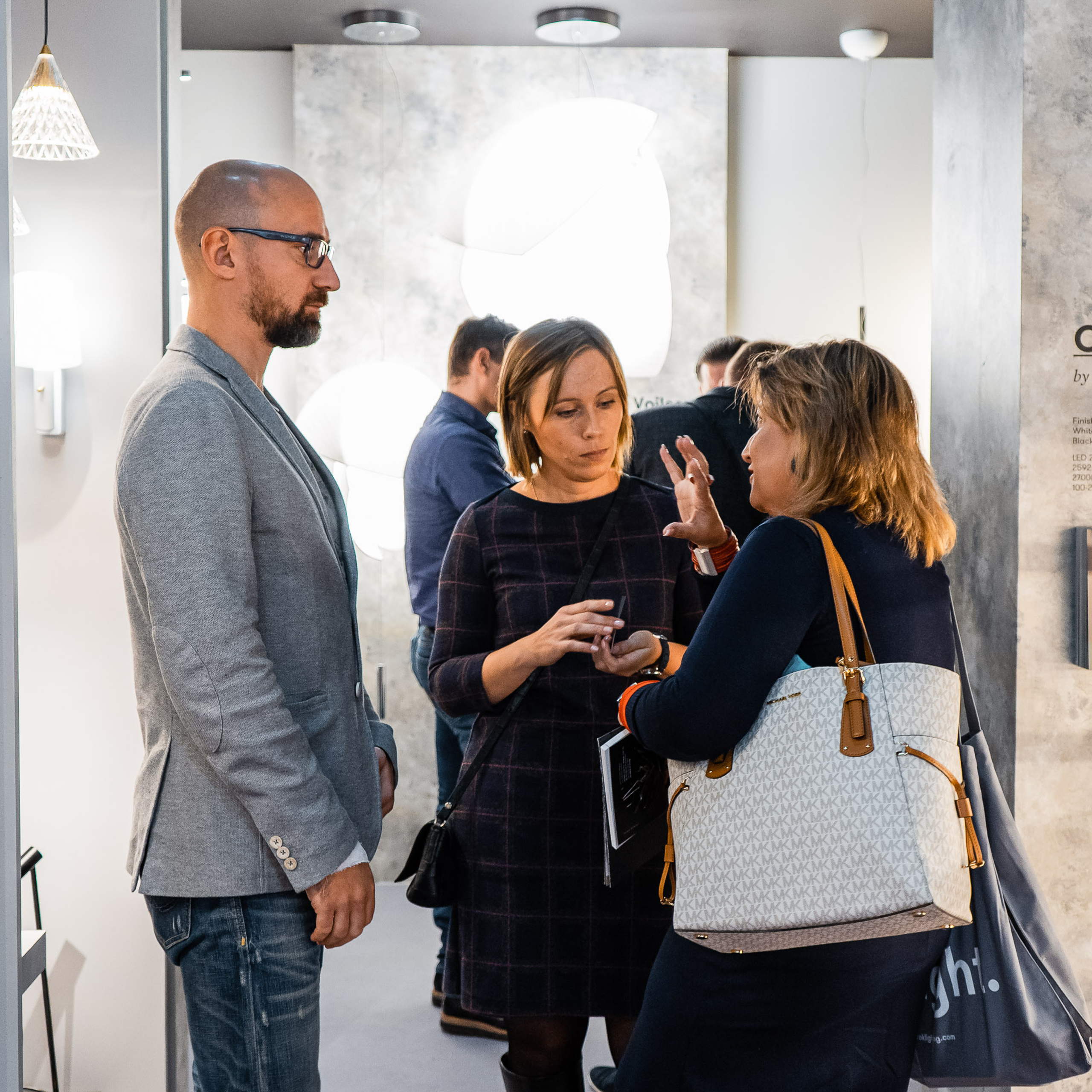 Производство светильников. Видеограф Добромыслов