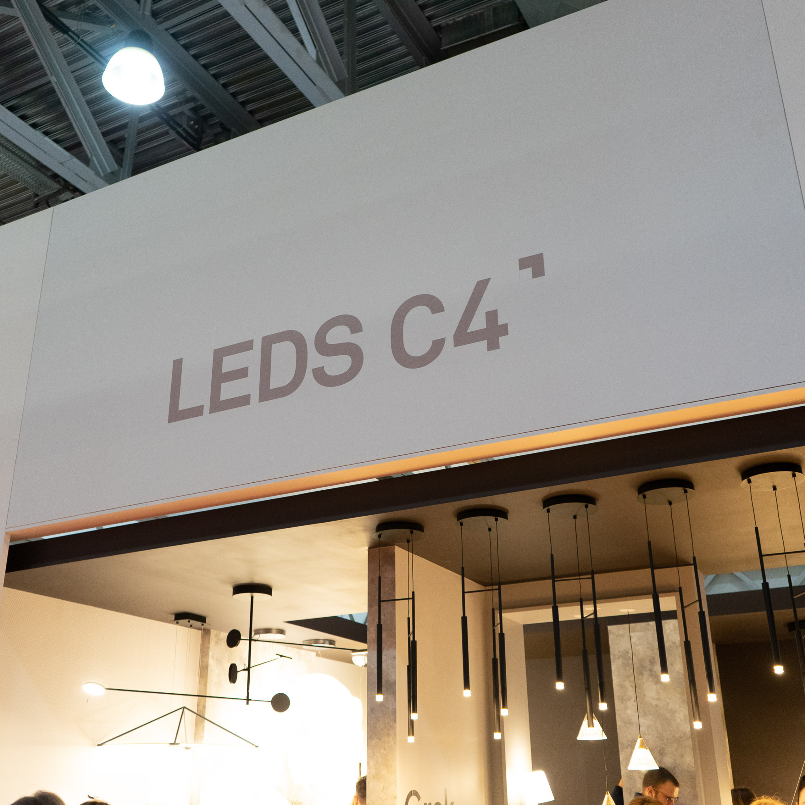 Производство светильников. Видеограф Добромыслов