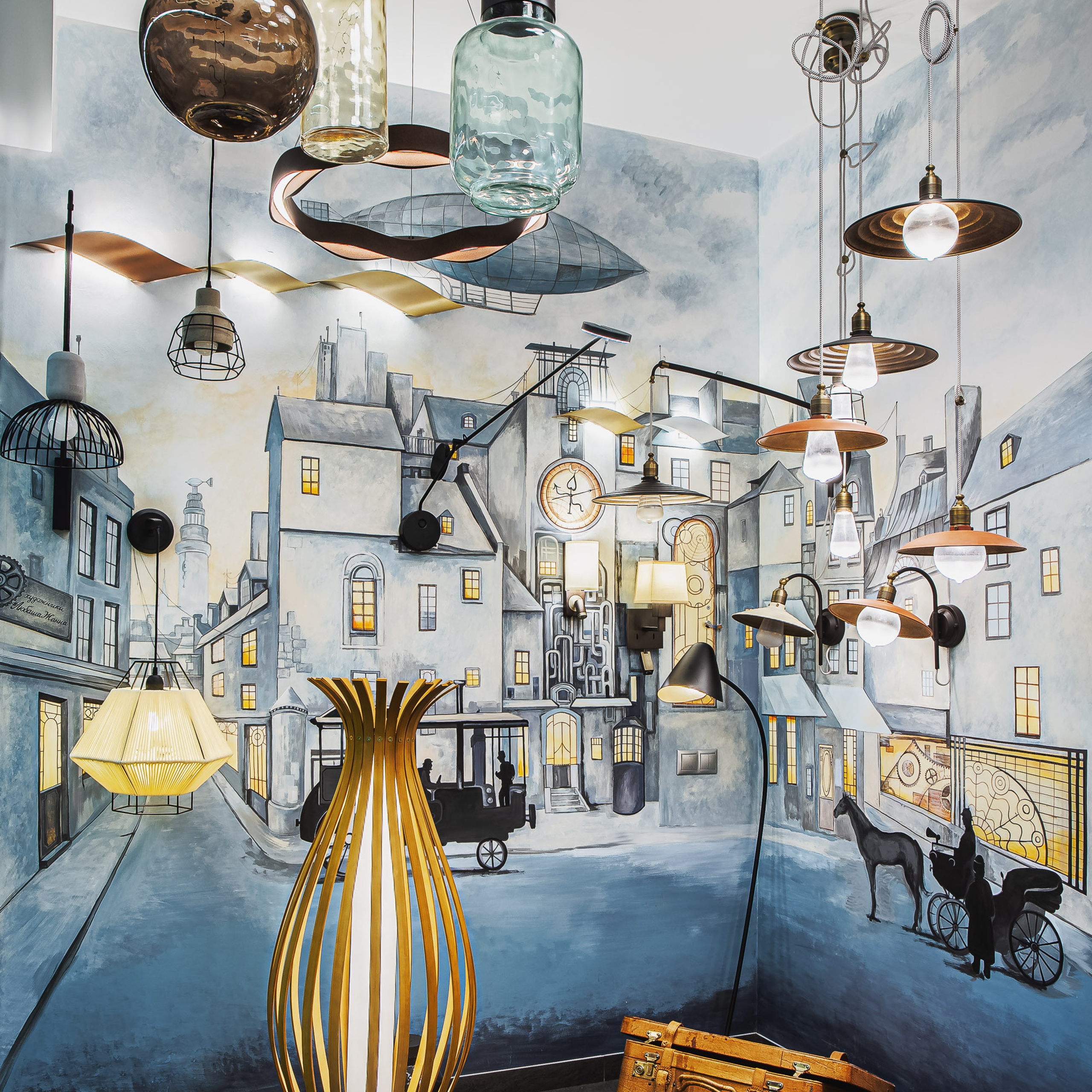 Магазин люстр и светильников испанского бренда. Видеограф Добромыслов