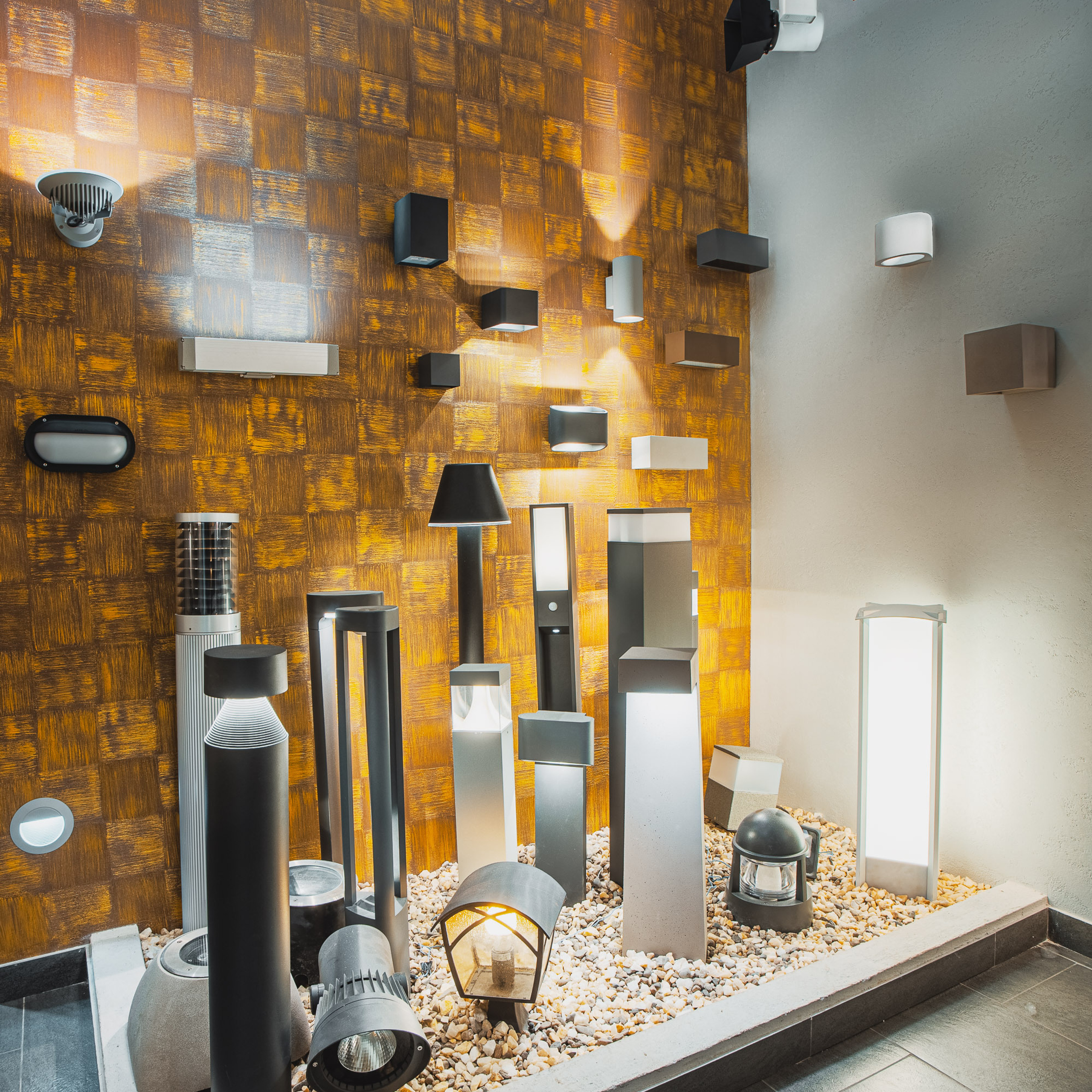 Магазин люстр и светильников испанского бренда. Видеограф Добромыслов