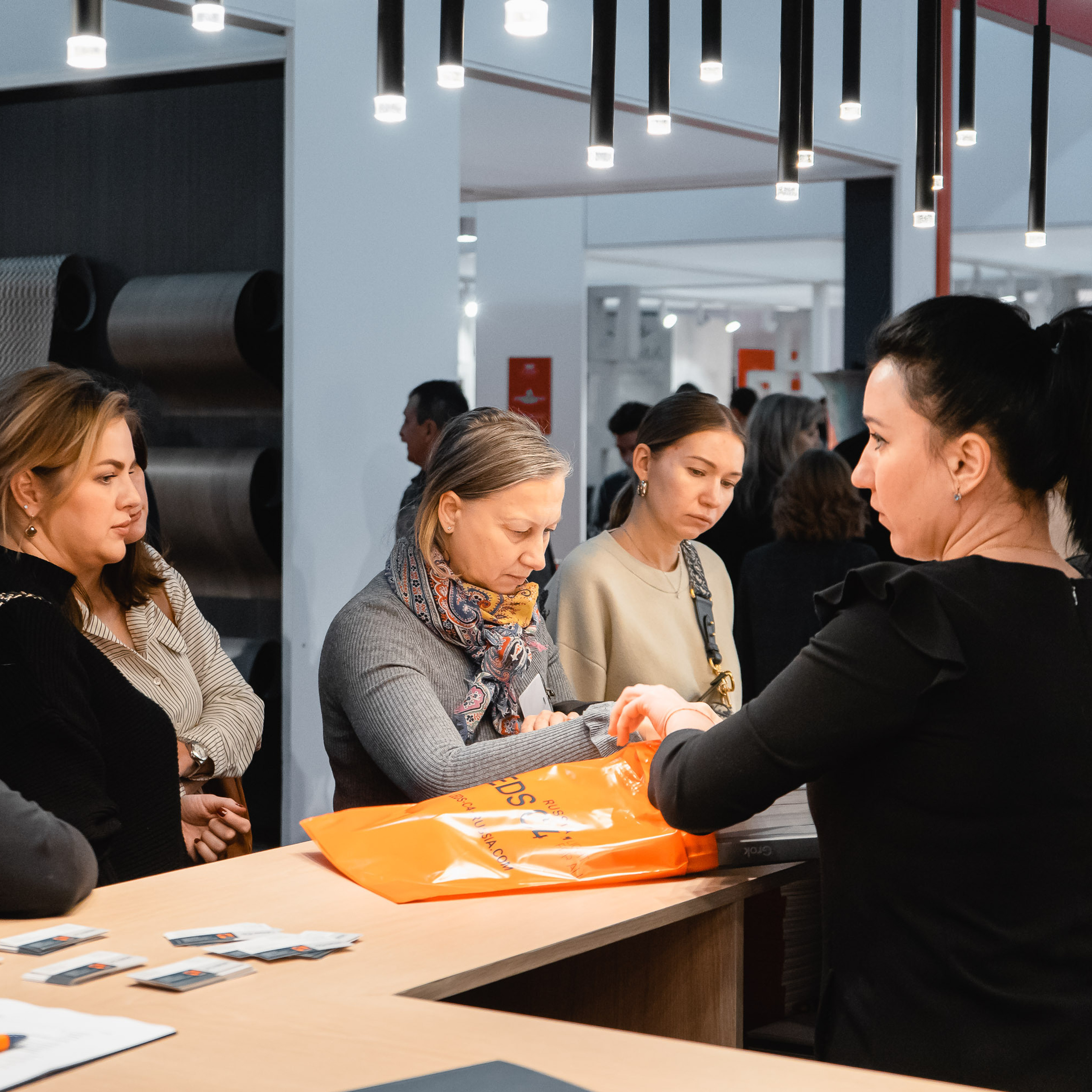 Производство светильников. Видеограф Добромыслов