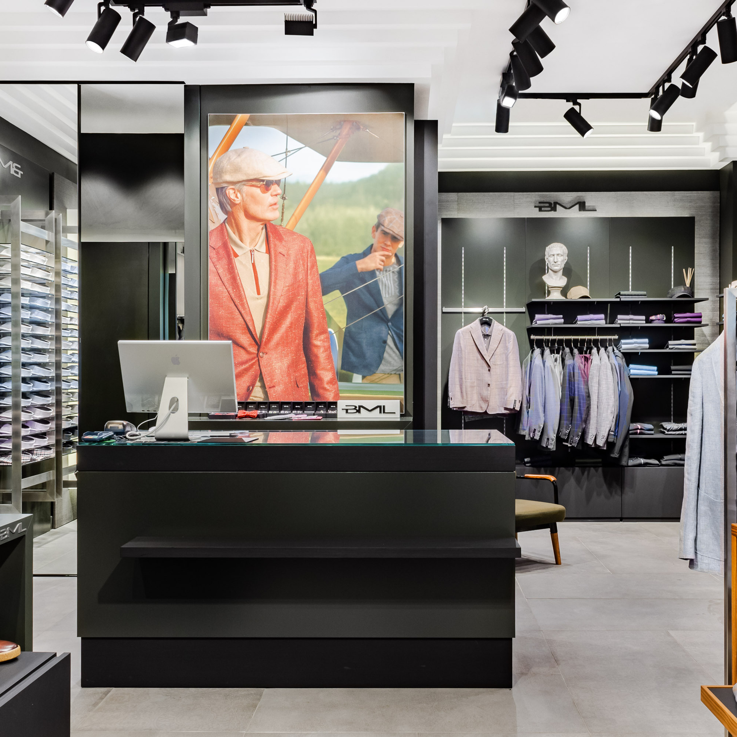 Магазин одежды. Видеограф Добромыслов