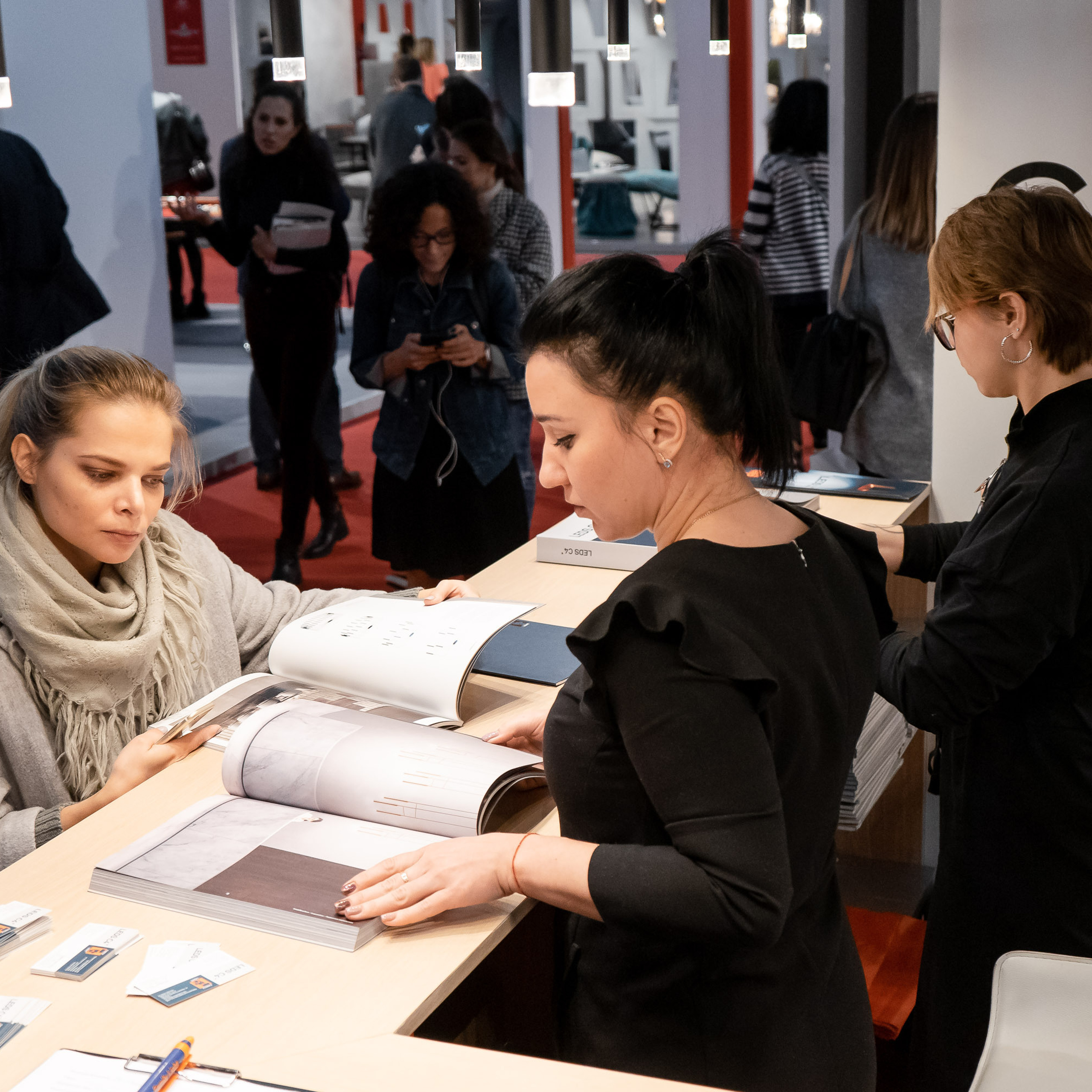 Производство светильников. Видеограф Добромыслов