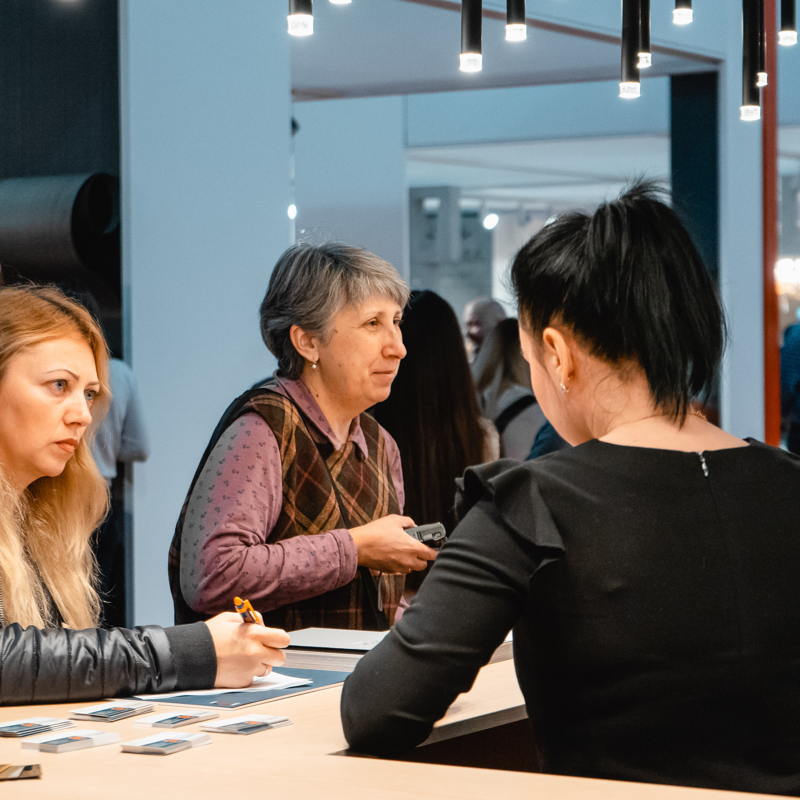 Производство светильников. Видеограф Добромыслов