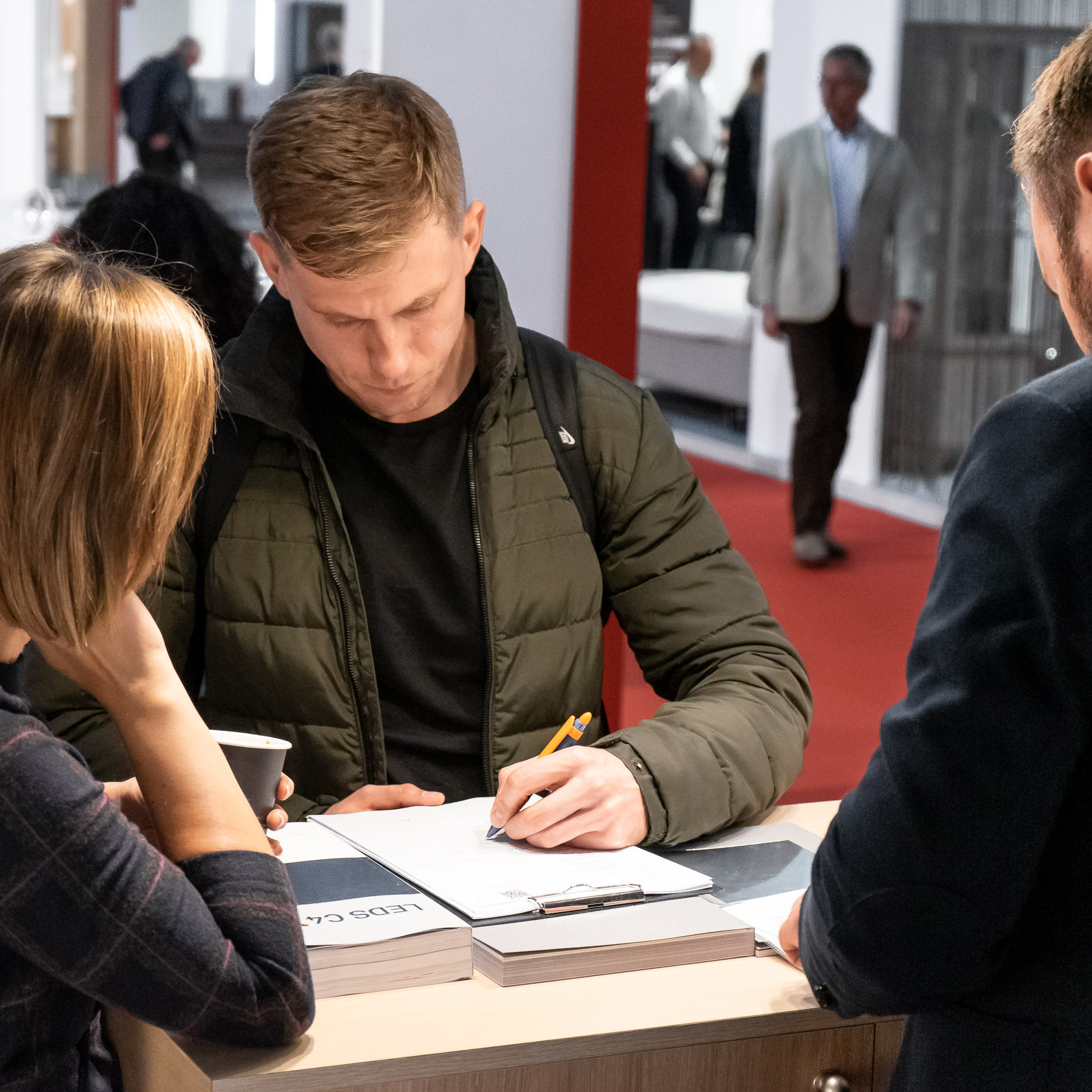 Производство светильников. Видеограф Добромыслов