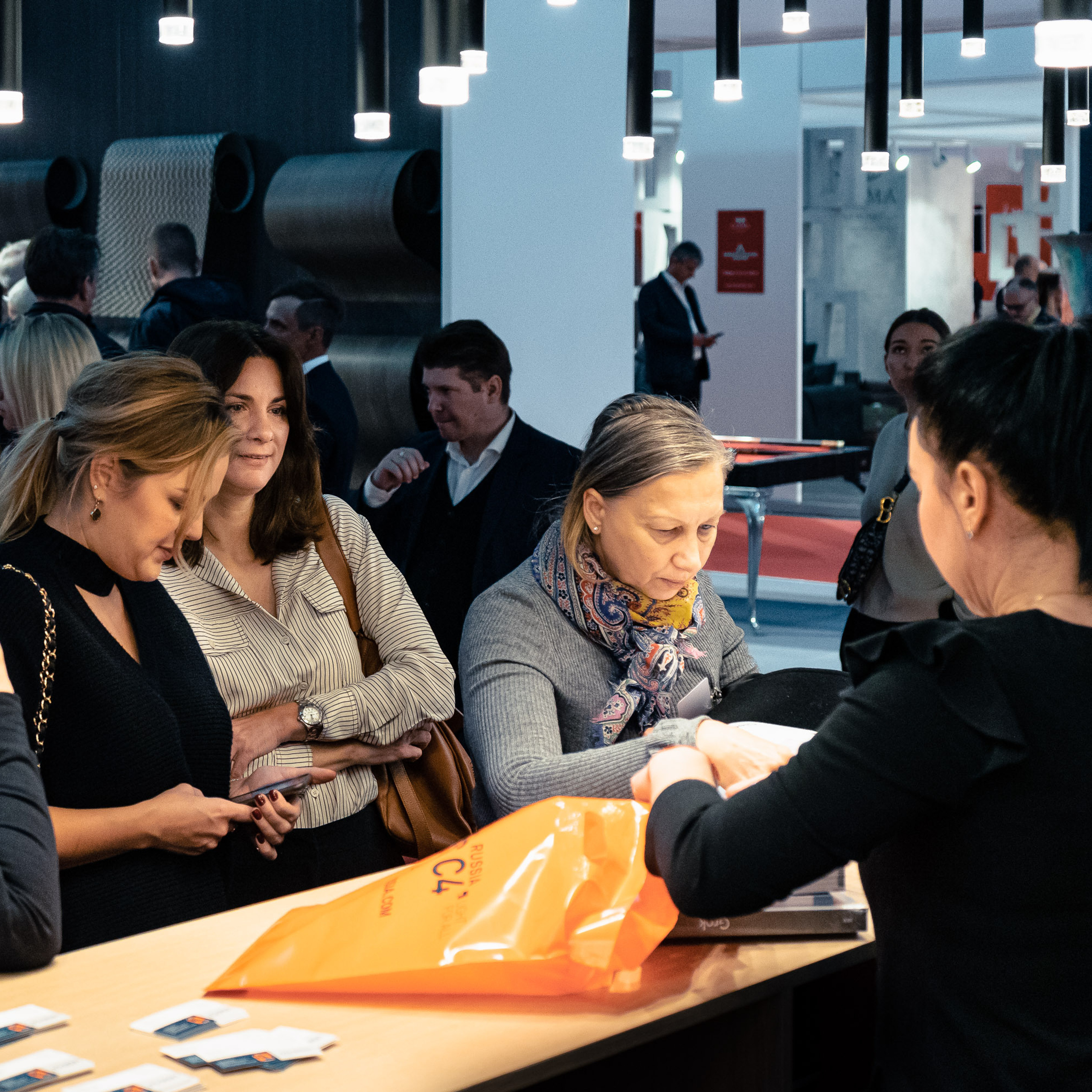 Производство светильников. Видеограф Добромыслов