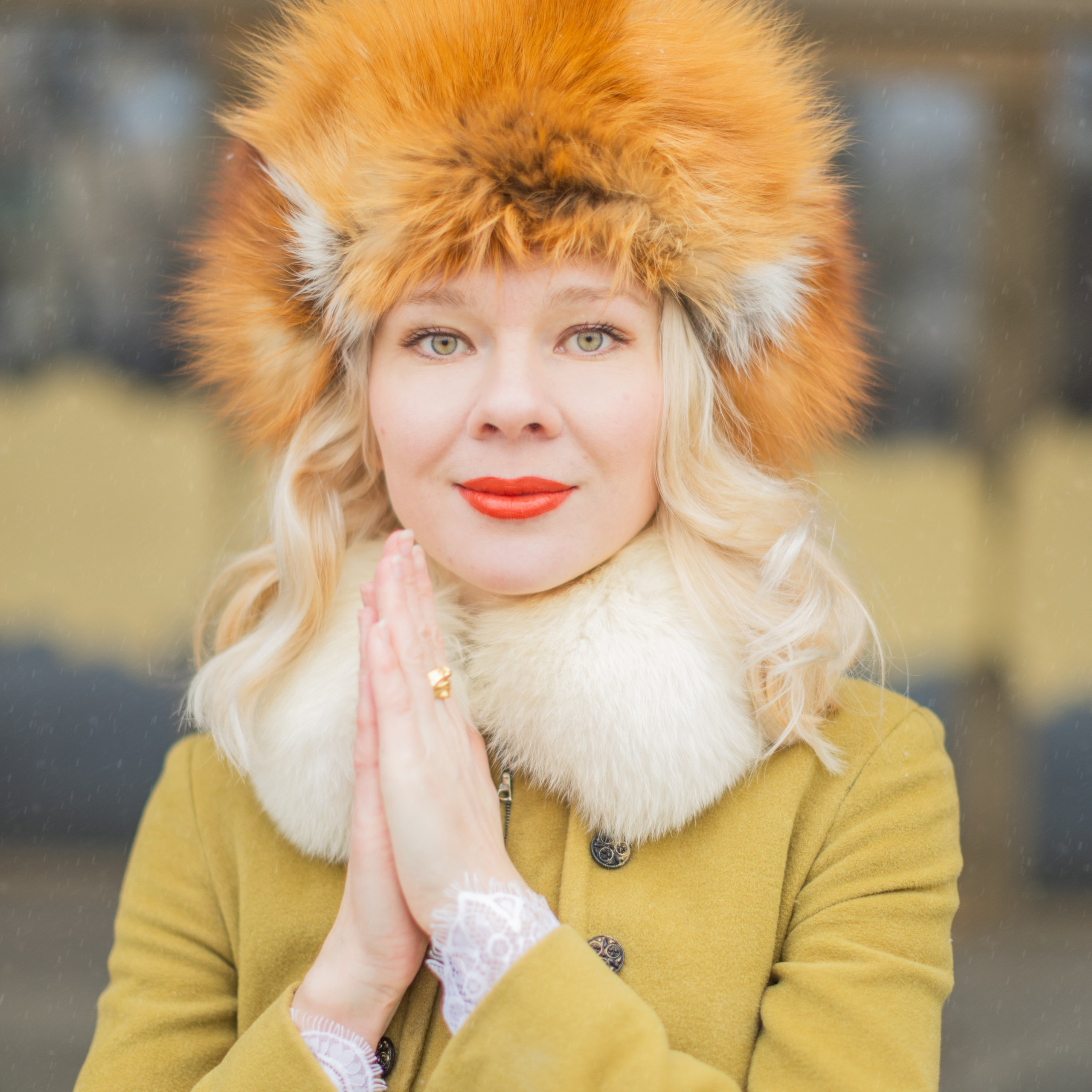 Зимняя фотосессия в кафе и городе