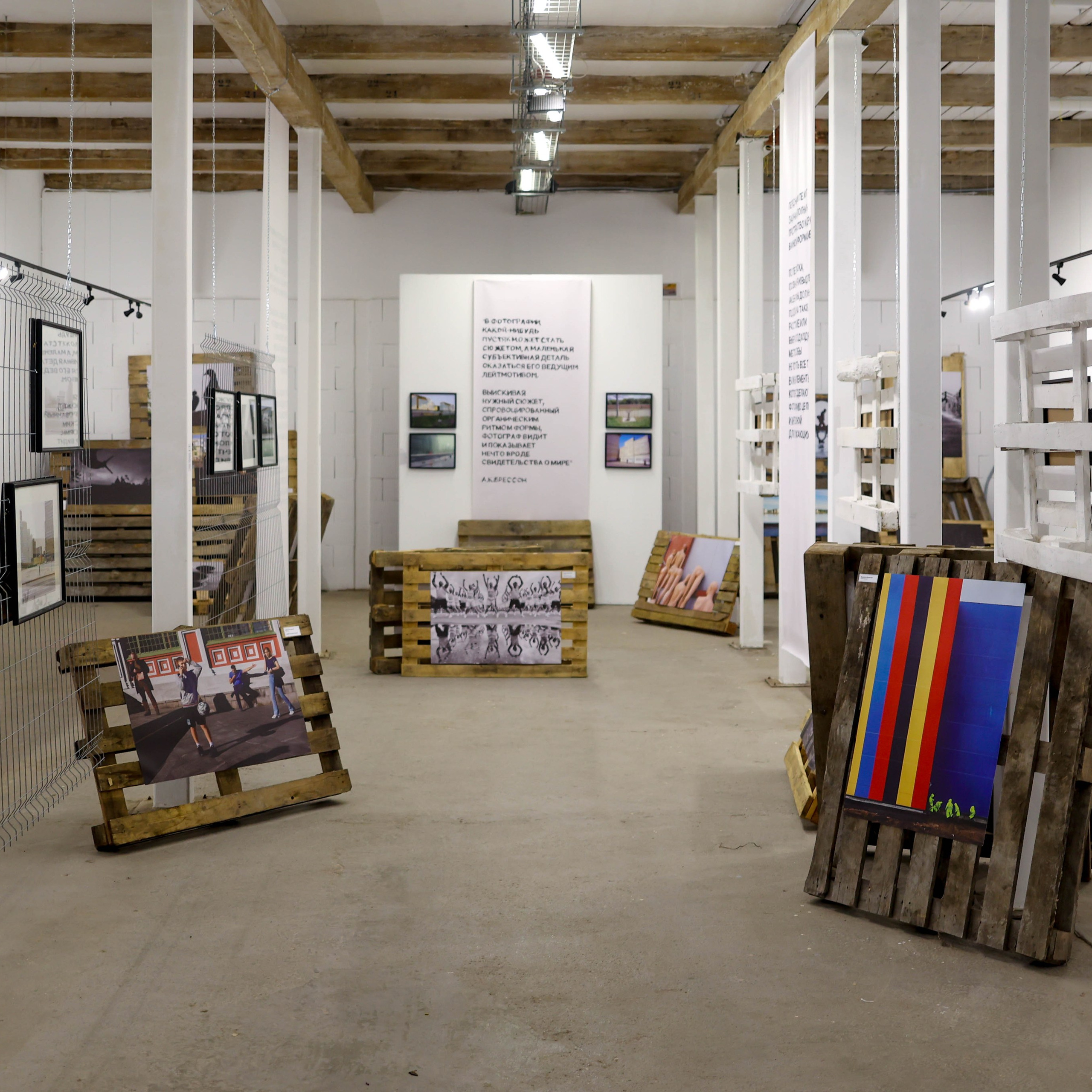 עבודתי בתערוכה “קרוב יותר” בגלריה “בארן” (קלינינגרד). צלם ואמן ילדים ומשפחה