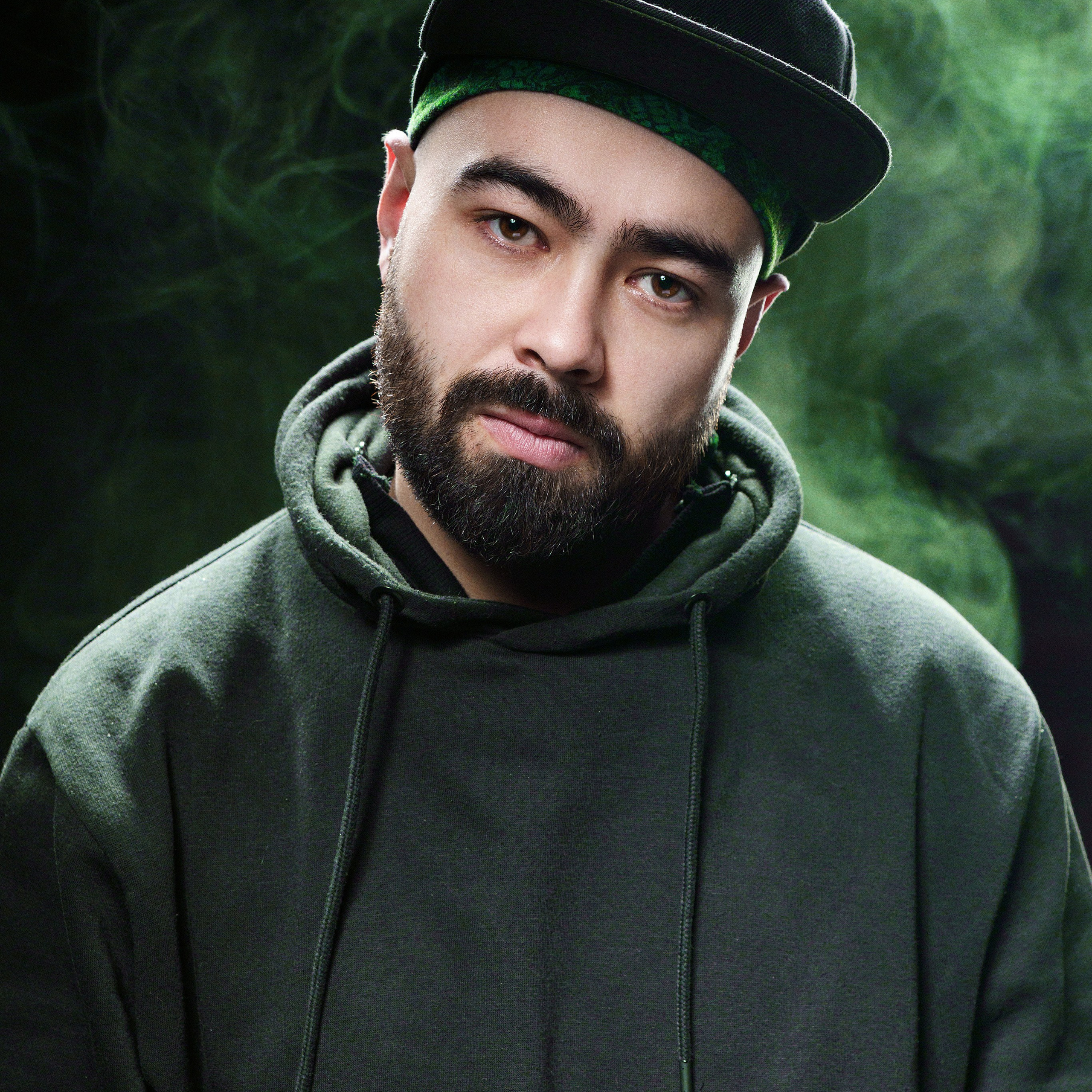 Деловая и индивидуальная фотосессия. Студия коммерческой съемки ХВОЯ