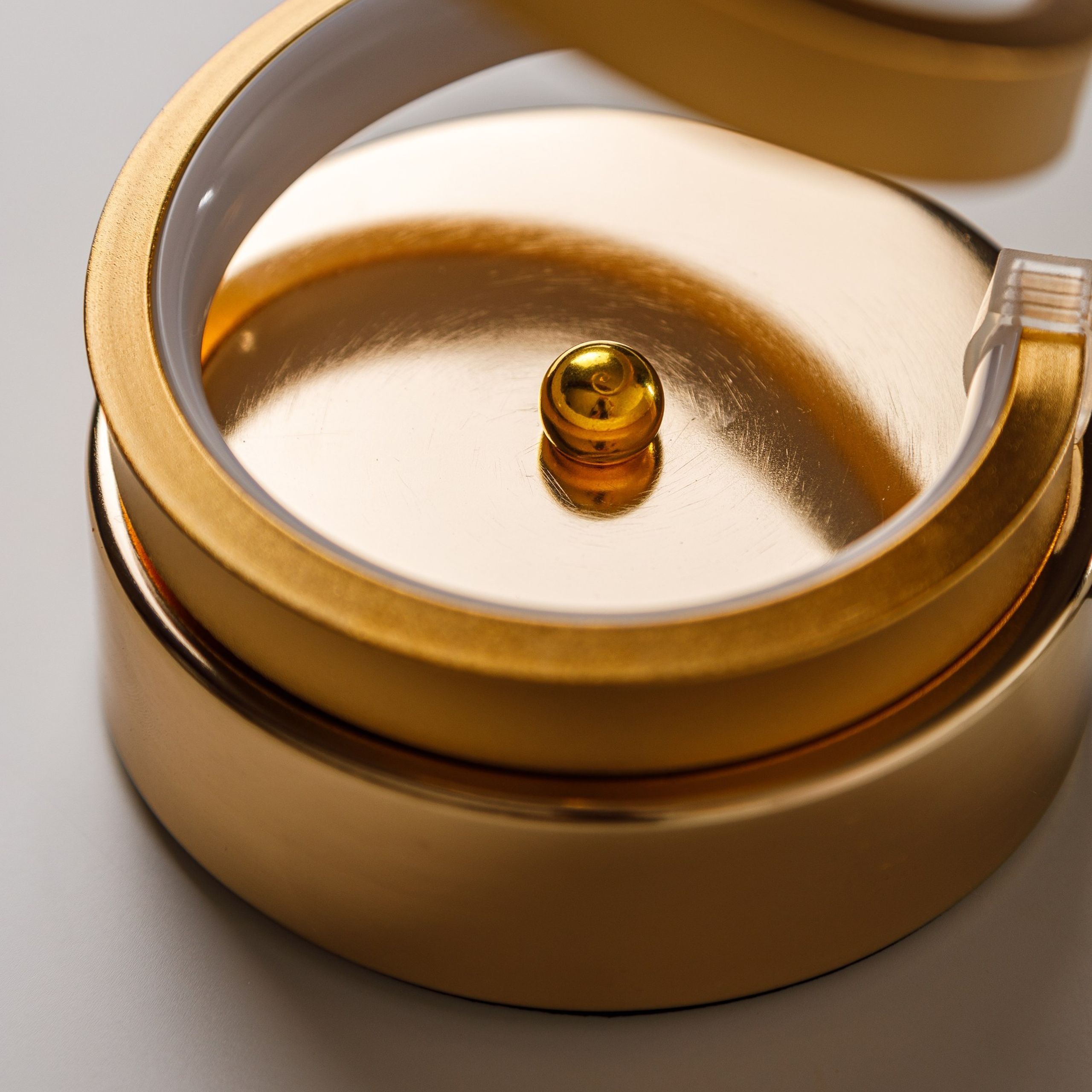 Светильники, подсвечники, свечи. Студия коммерческой съемки ХВОЯ