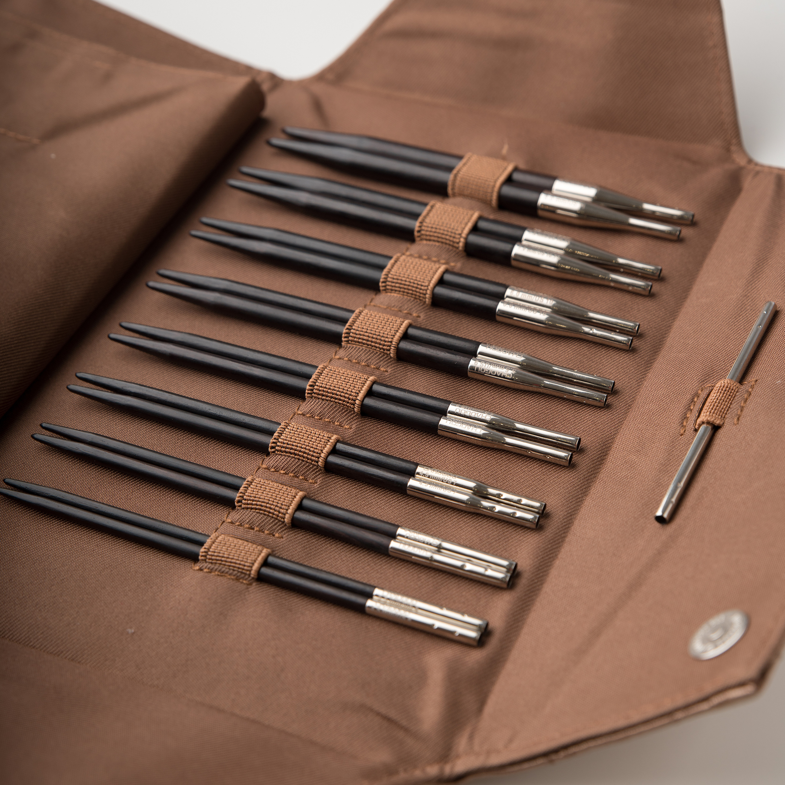 Макросъемка спиц для вязания с фокус стекингом