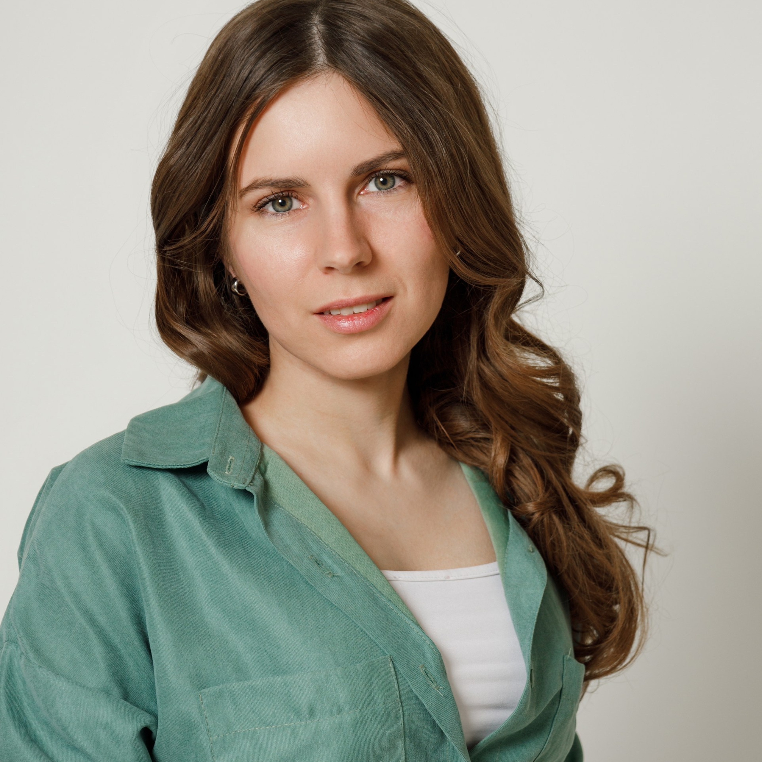 Деловая и индивидуальная фотосессия. Студия коммерческой съемки ХВОЯ