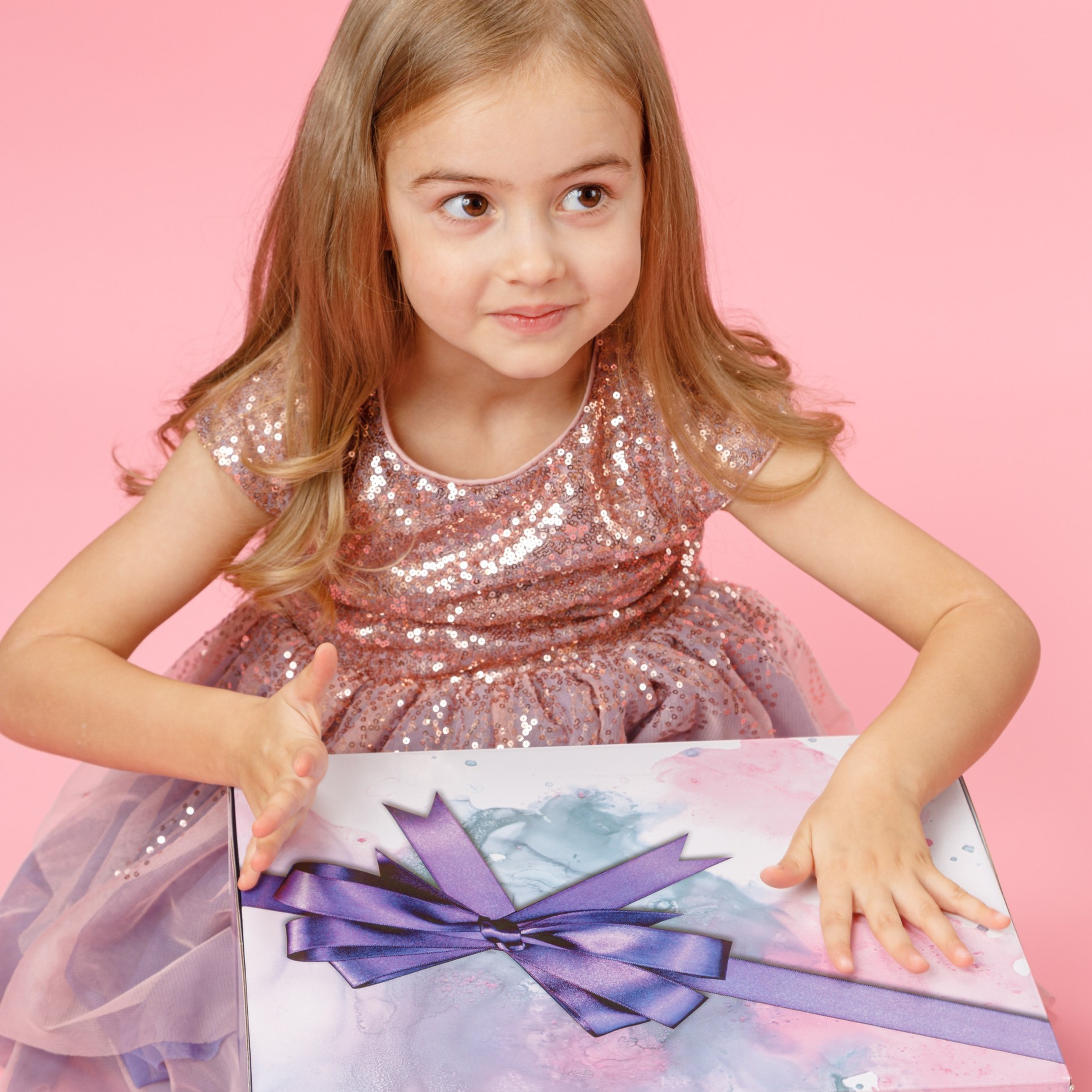 Предметная съемка с моделями. Студия коммерческой съемки ХВОЯ