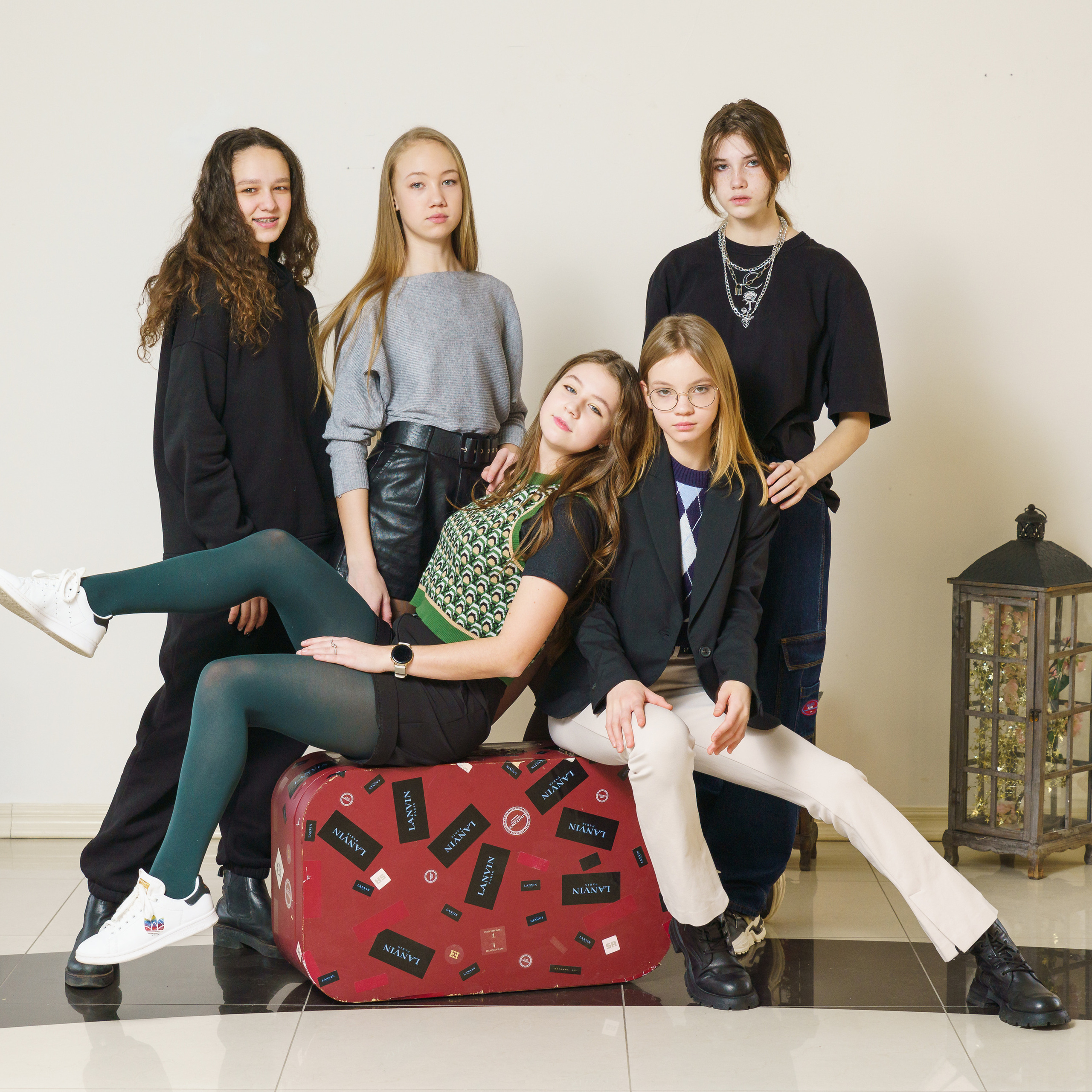 Школа моделей. Студия коммерческой съемки ХВОЯ