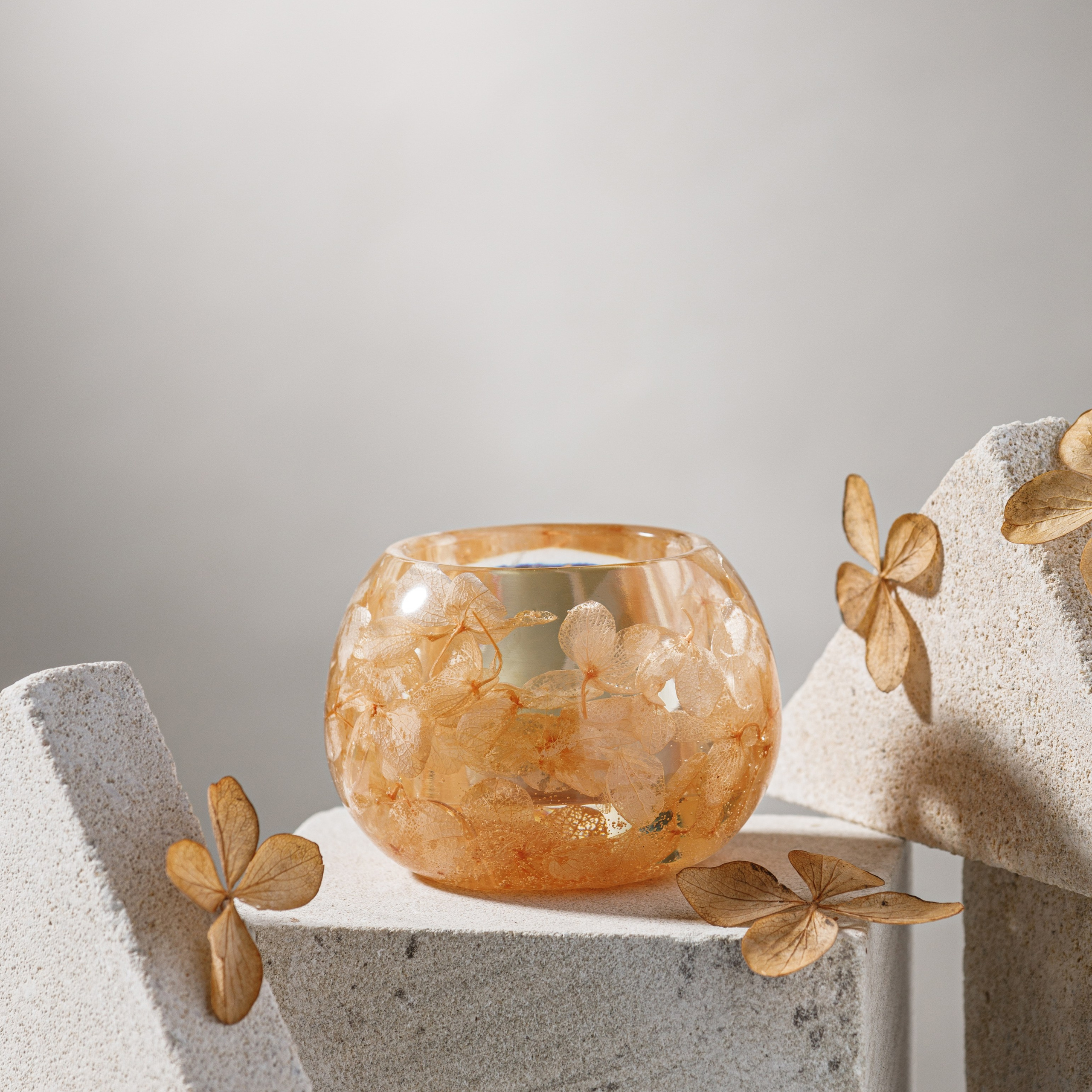 Свечи и подсвечники. Студия коммерческой съемки ХВОЯ