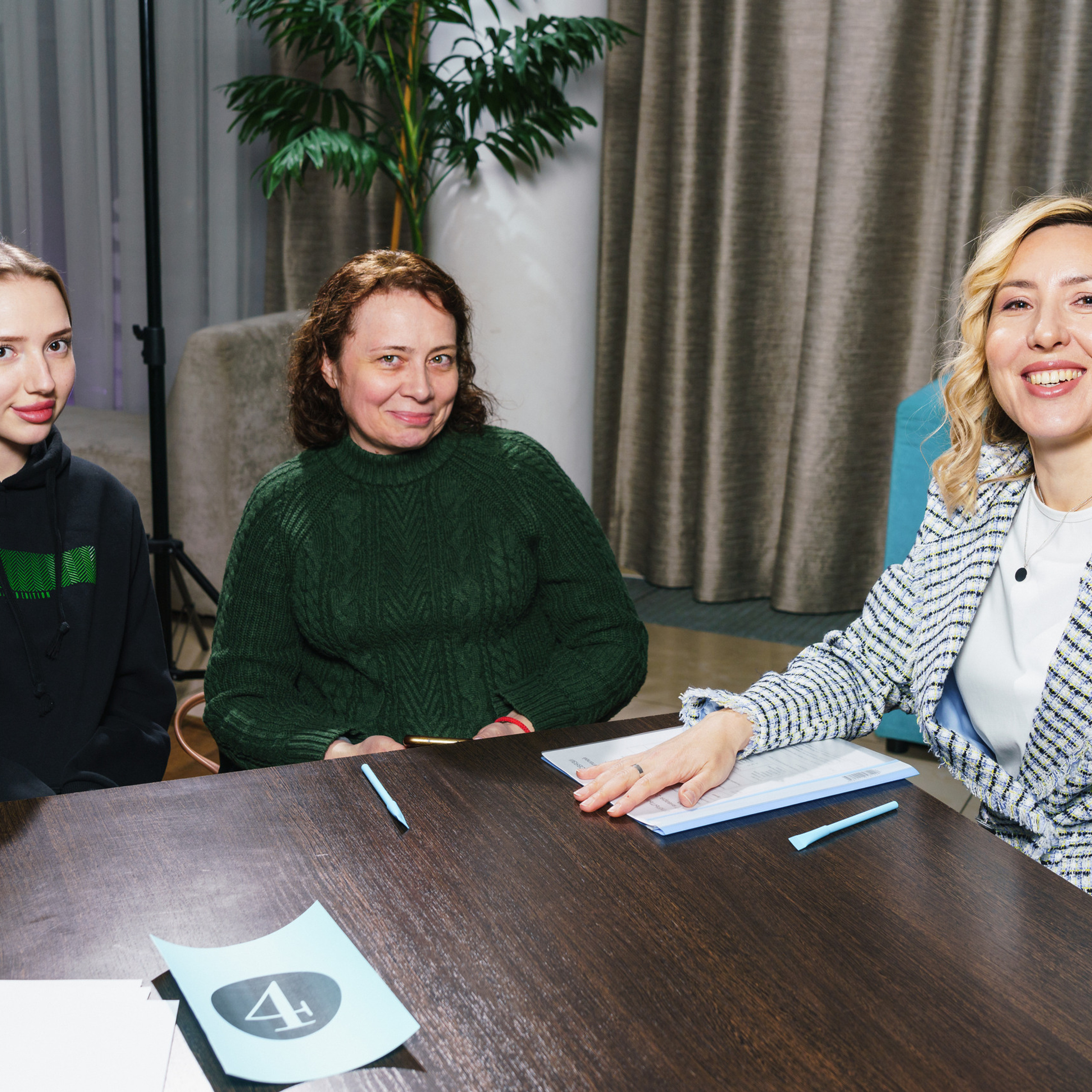 Связи «Нетворкинг». Студия коммерческой съемки ХВОЯ