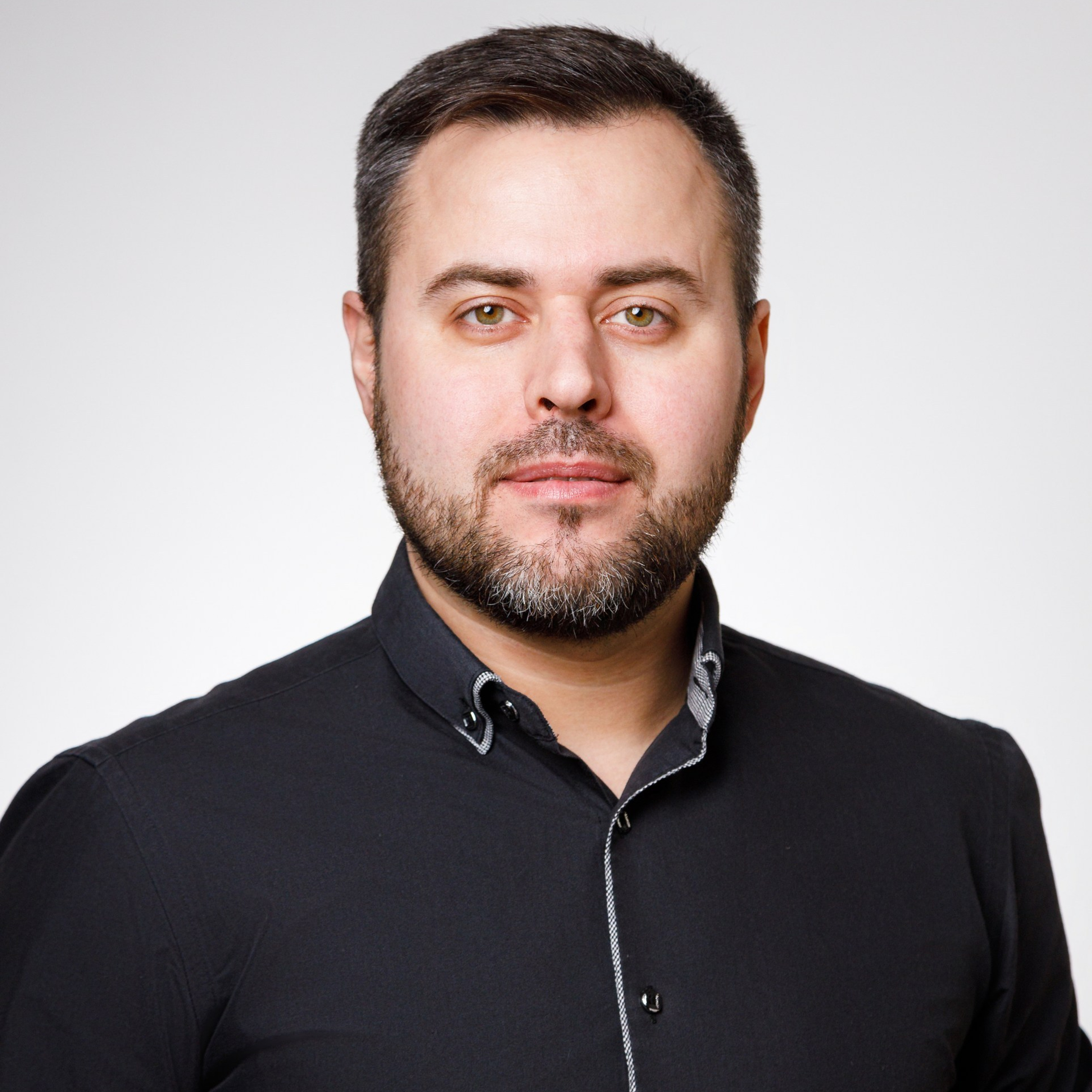 Деловая и индивидуальная фотосессия. Студия коммерческой съемки ХВОЯ