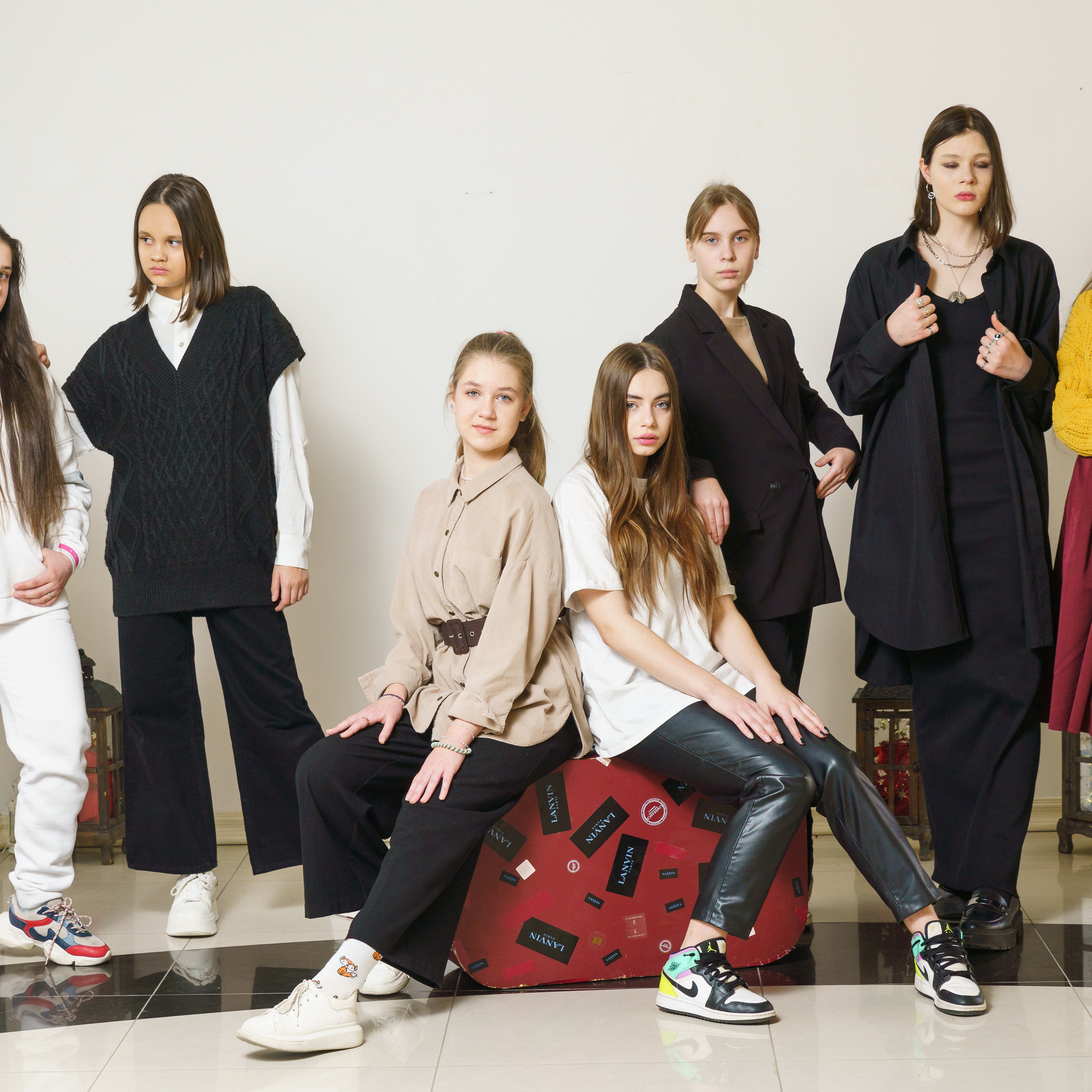 Школа моделей. Студия коммерческой съемки ХВОЯ