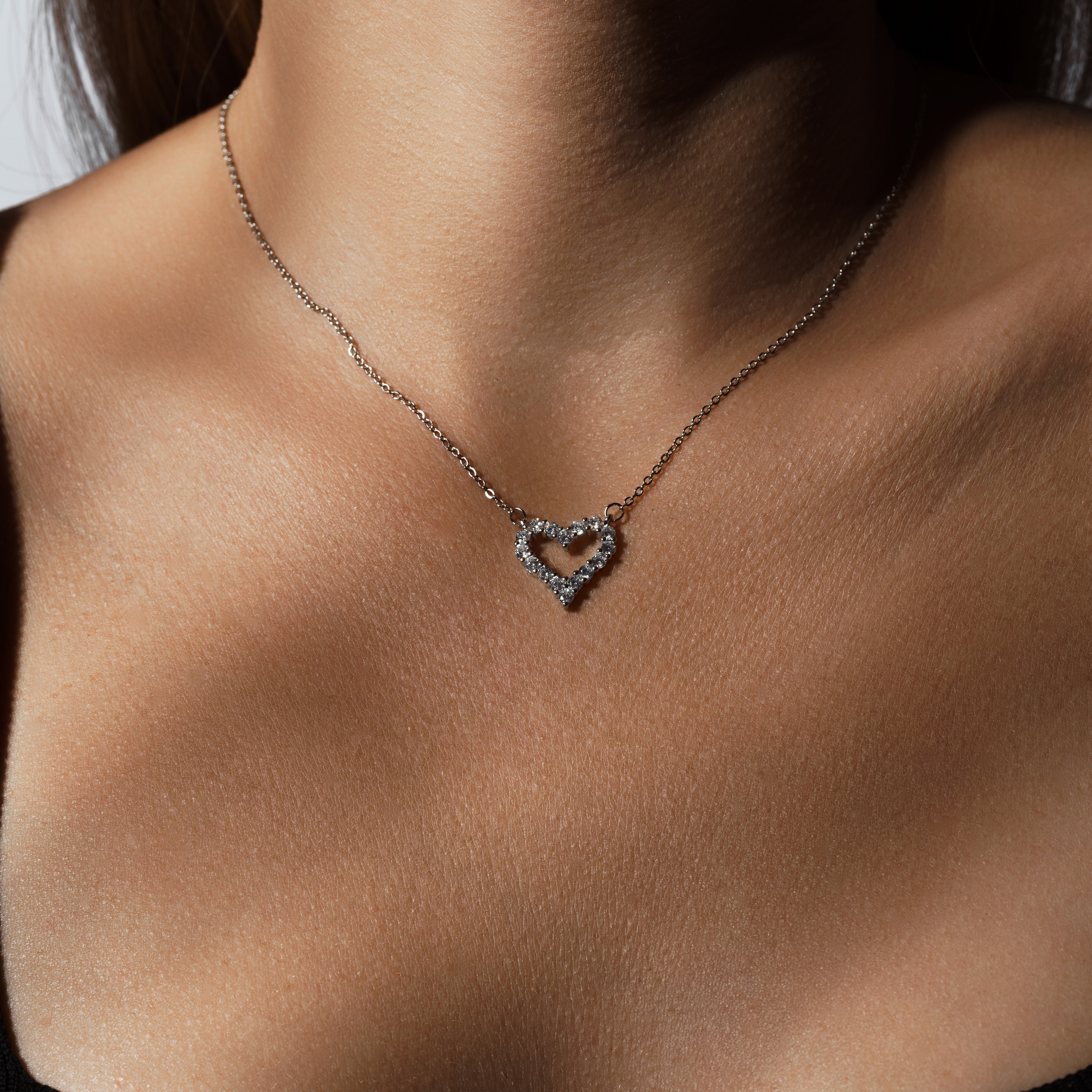 предметная фотосъемка ювелирных изделий на модели в студии для сайта, маркетплейсов екатеринбург, березовский, арамиль, реж