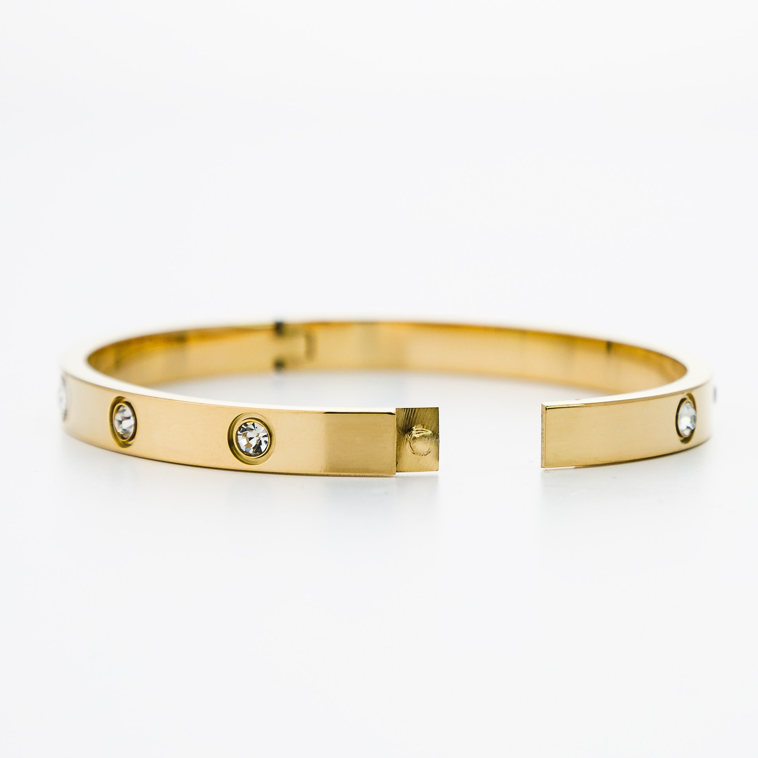 Предметная съемка бижутерии, часов и ювелирных изделий для  каталога, сайта, маркетплейсов. Студия коммерческой съемки ХВОЯ