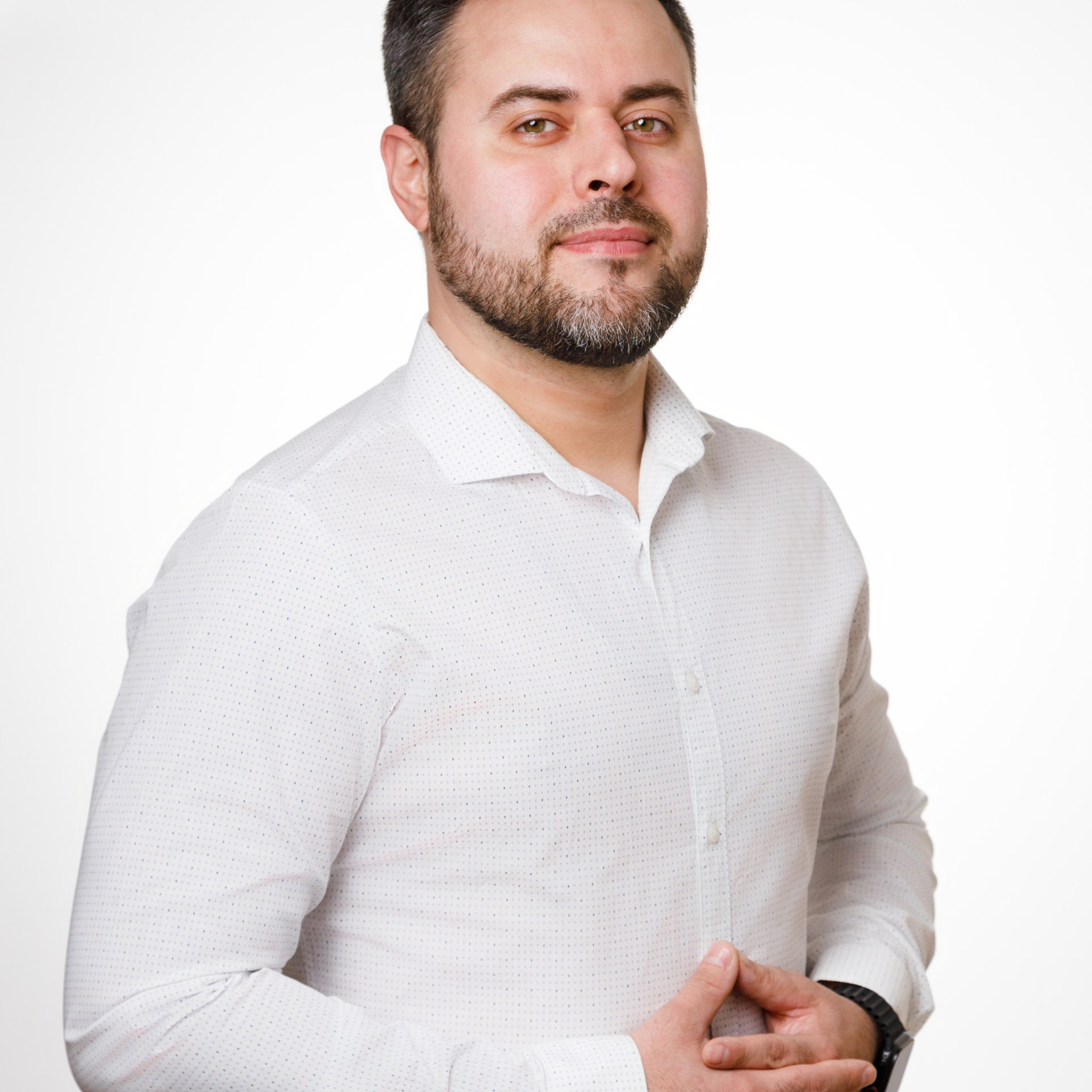 Деловая и индивидуальная фотосессия. Студия коммерческой съемки ХВОЯ