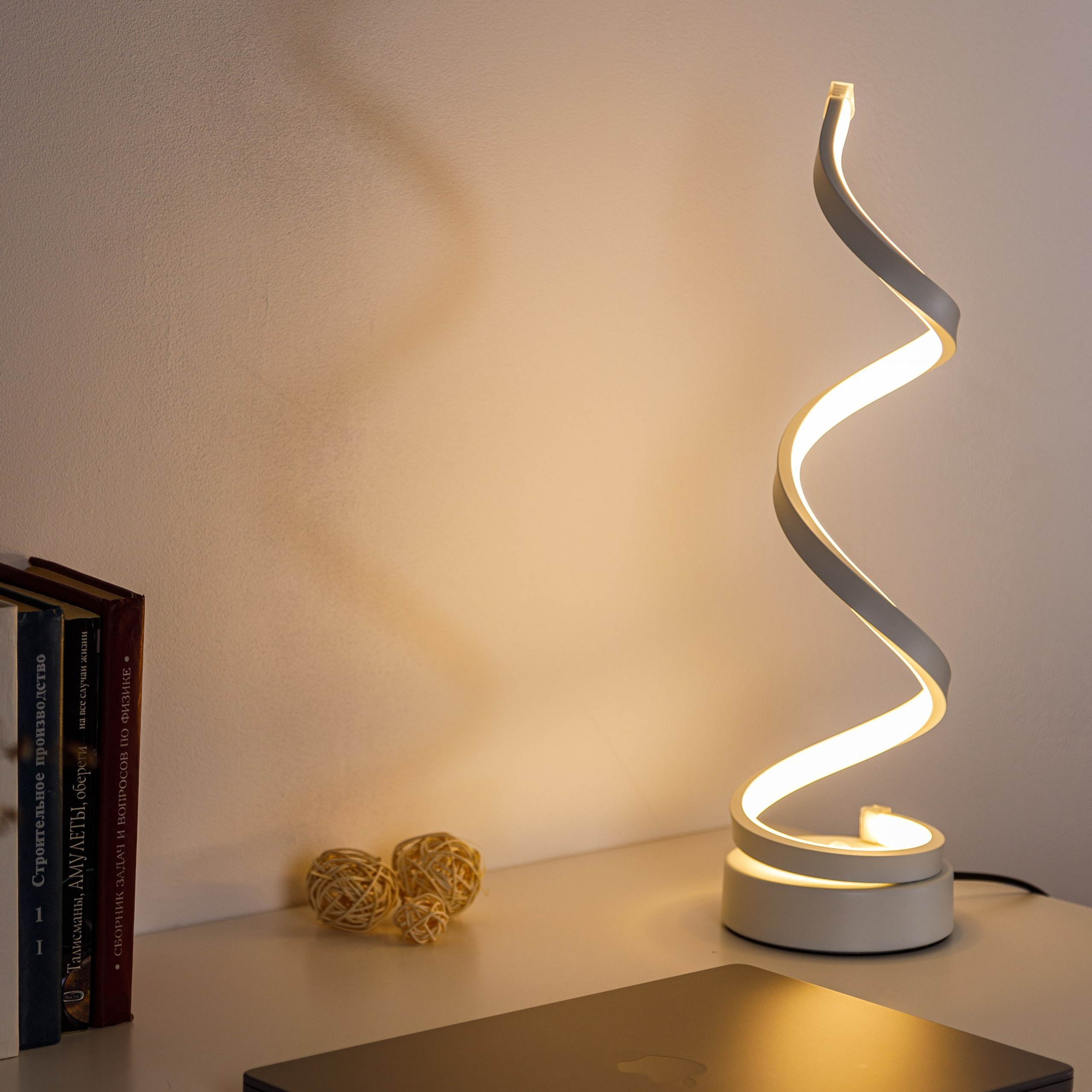 Светильники, подсвечники, свечи. Студия коммерческой съемки ХВОЯ