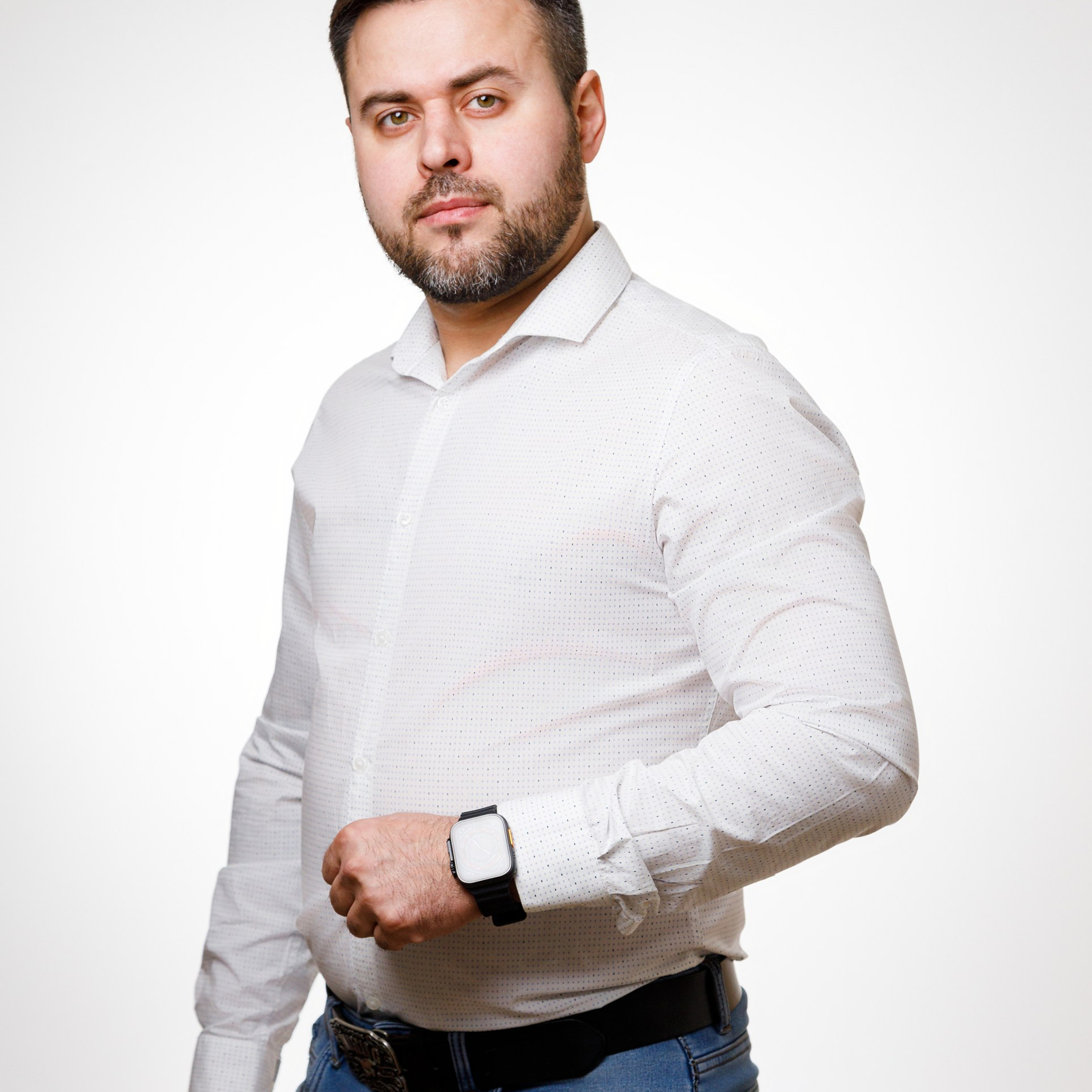 Деловая и индивидуальная фотосессия. Студия коммерческой съемки ХВОЯ