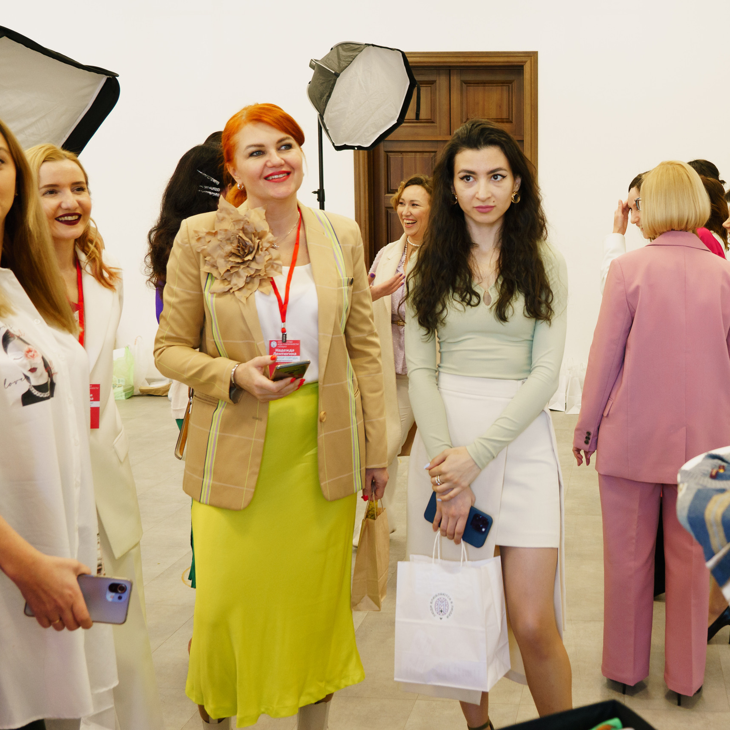 Сообщество Код публичности. Студия коммерческой съемки ХВОЯ