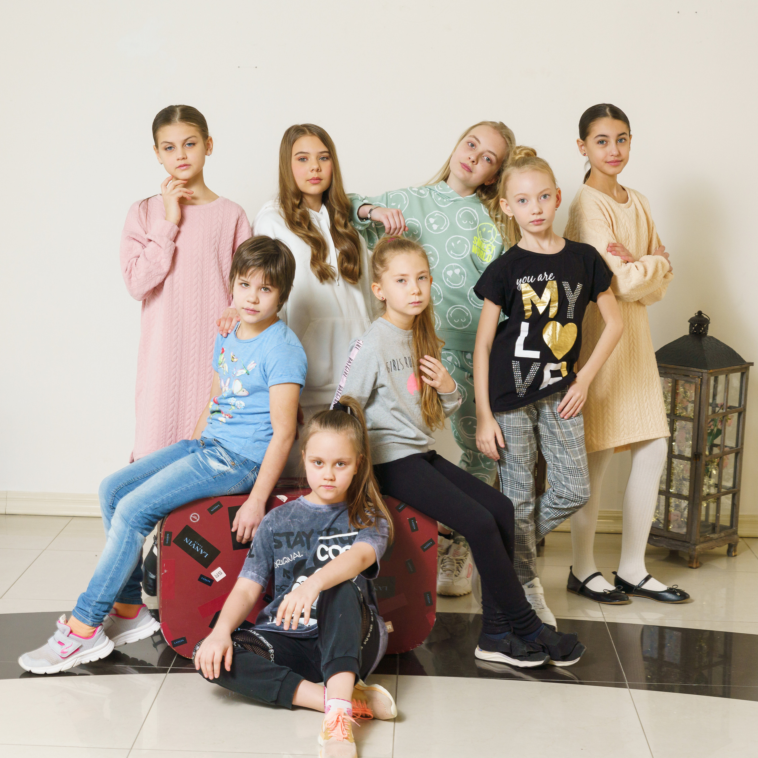 Школа моделей. Студия коммерческой съемки ХВОЯ