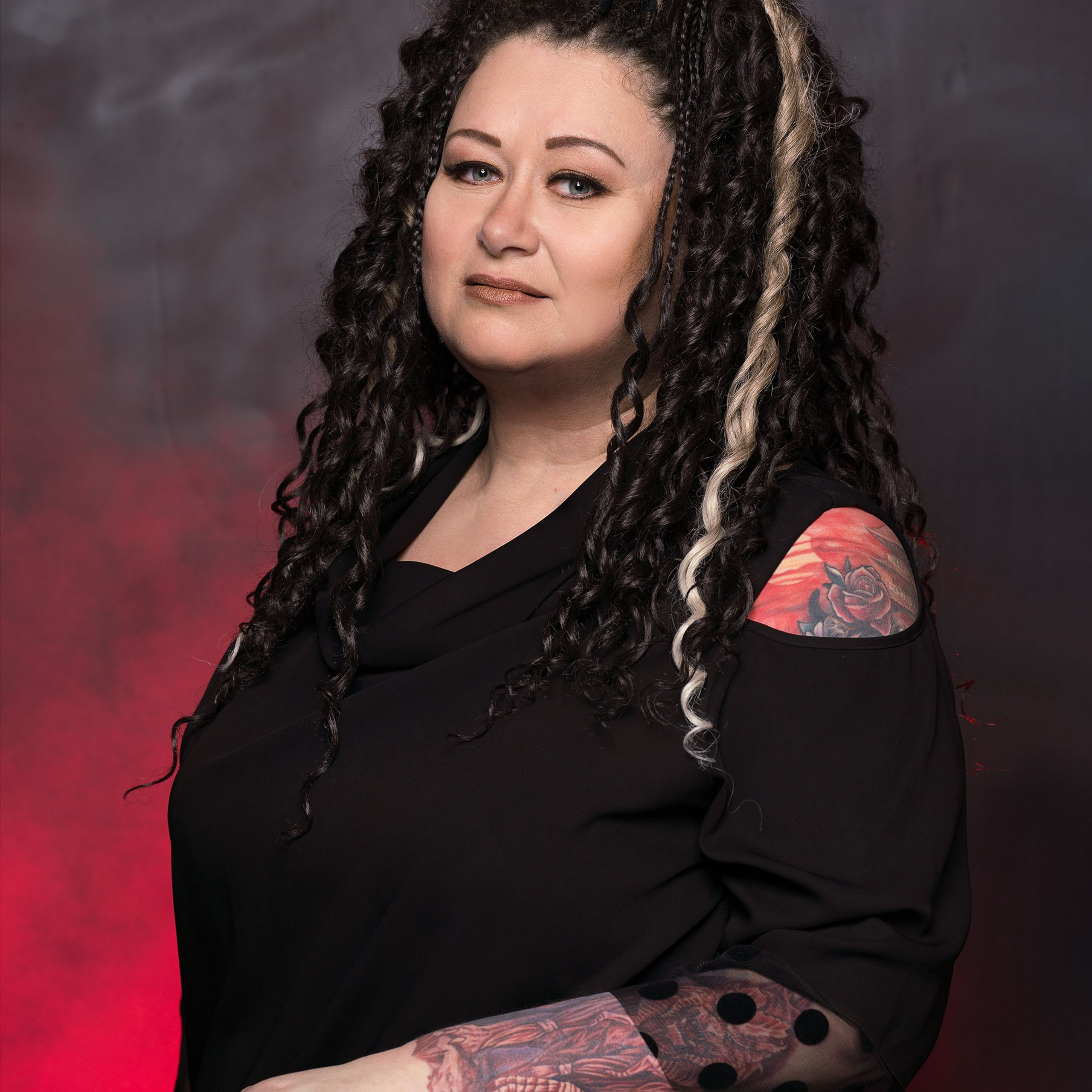 Деловая и индивидуальная фотосессия. Студия коммерческой съемки ХВОЯ