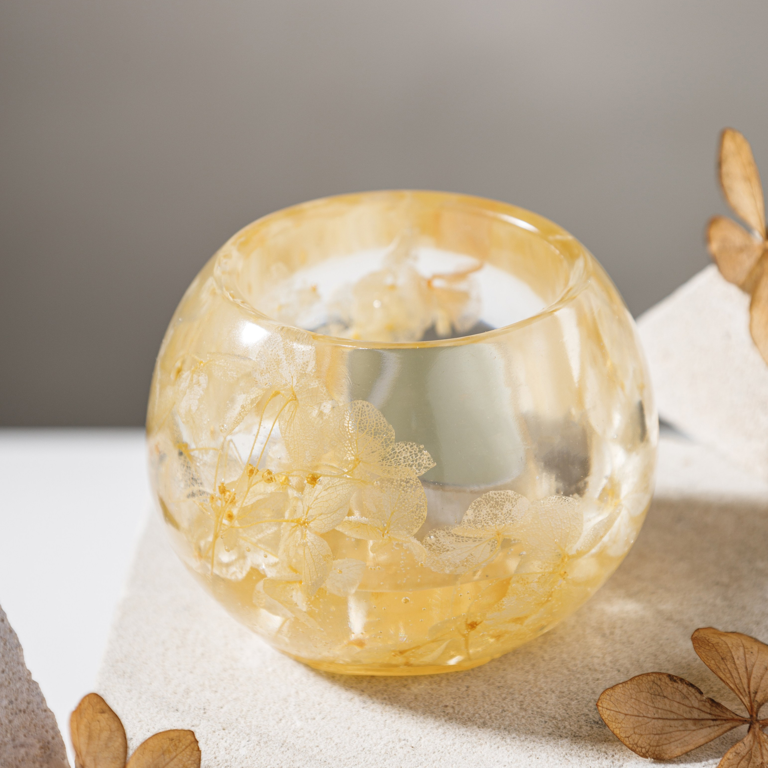 Свечи и подсвечники. Студия коммерческой съемки ХВОЯ