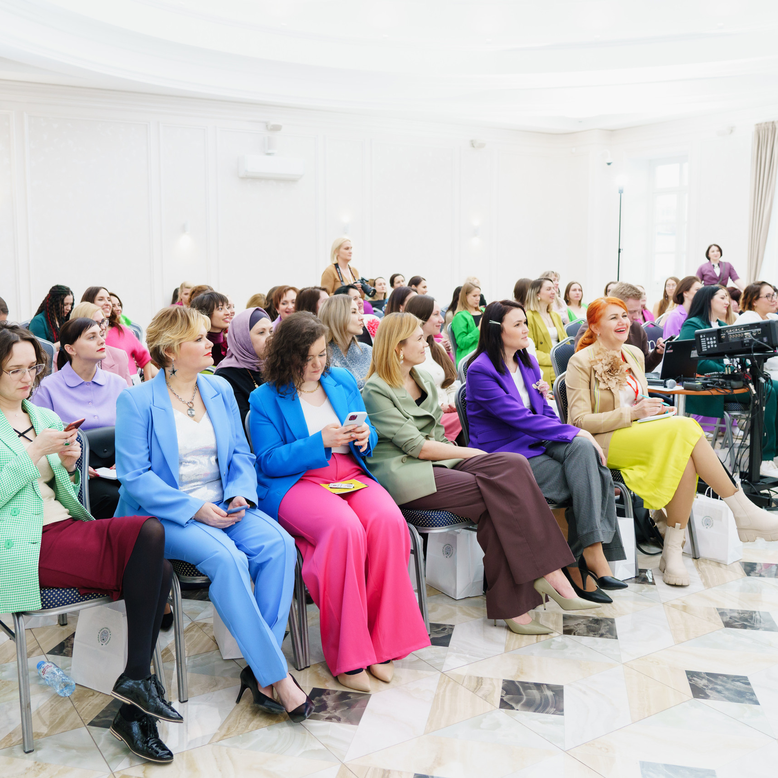 Сообщество Код публичности. Студия коммерческой съемки ХВОЯ