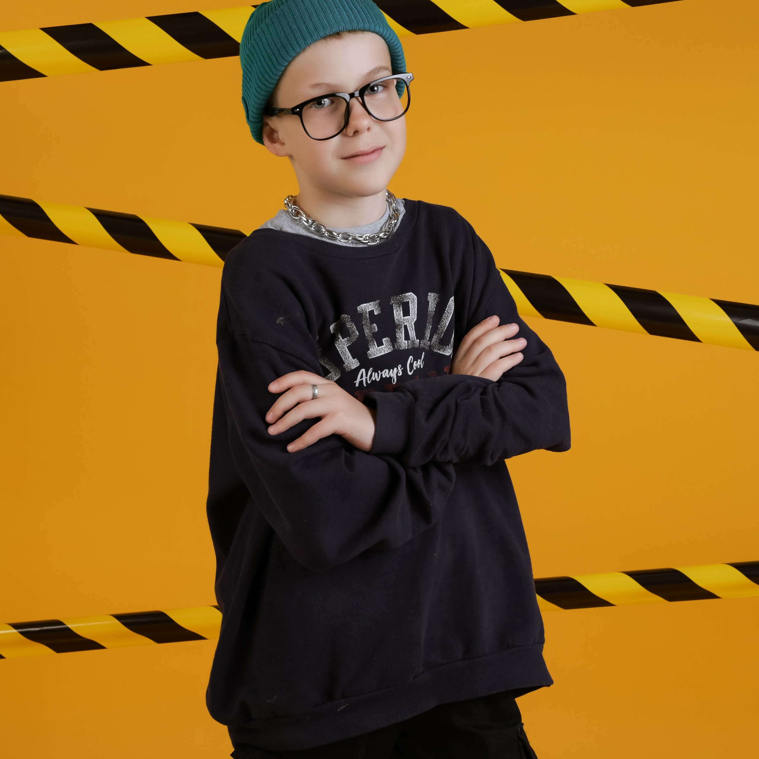 Проект на желтом фоне