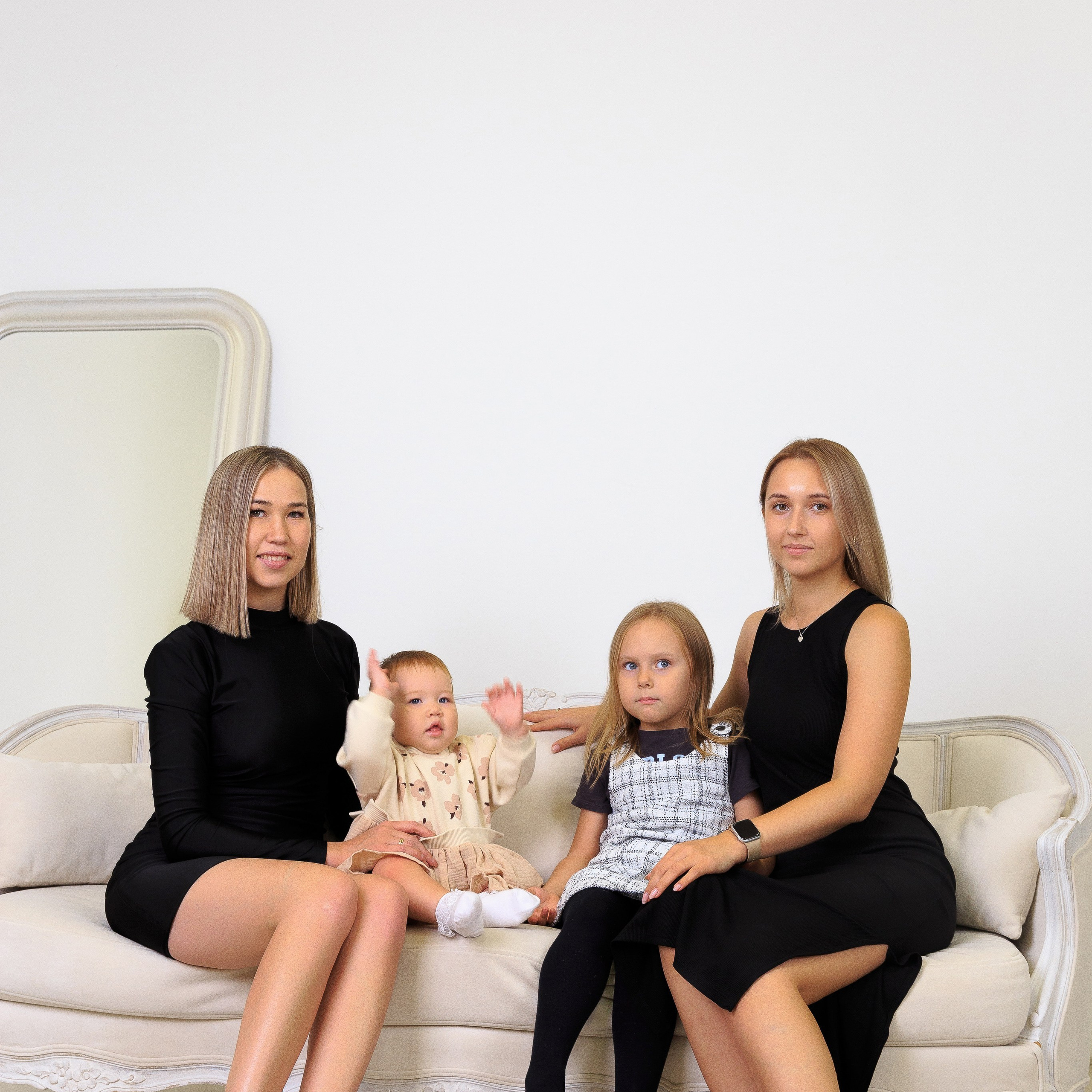 Даша, Катя, Алиса и Эмилия