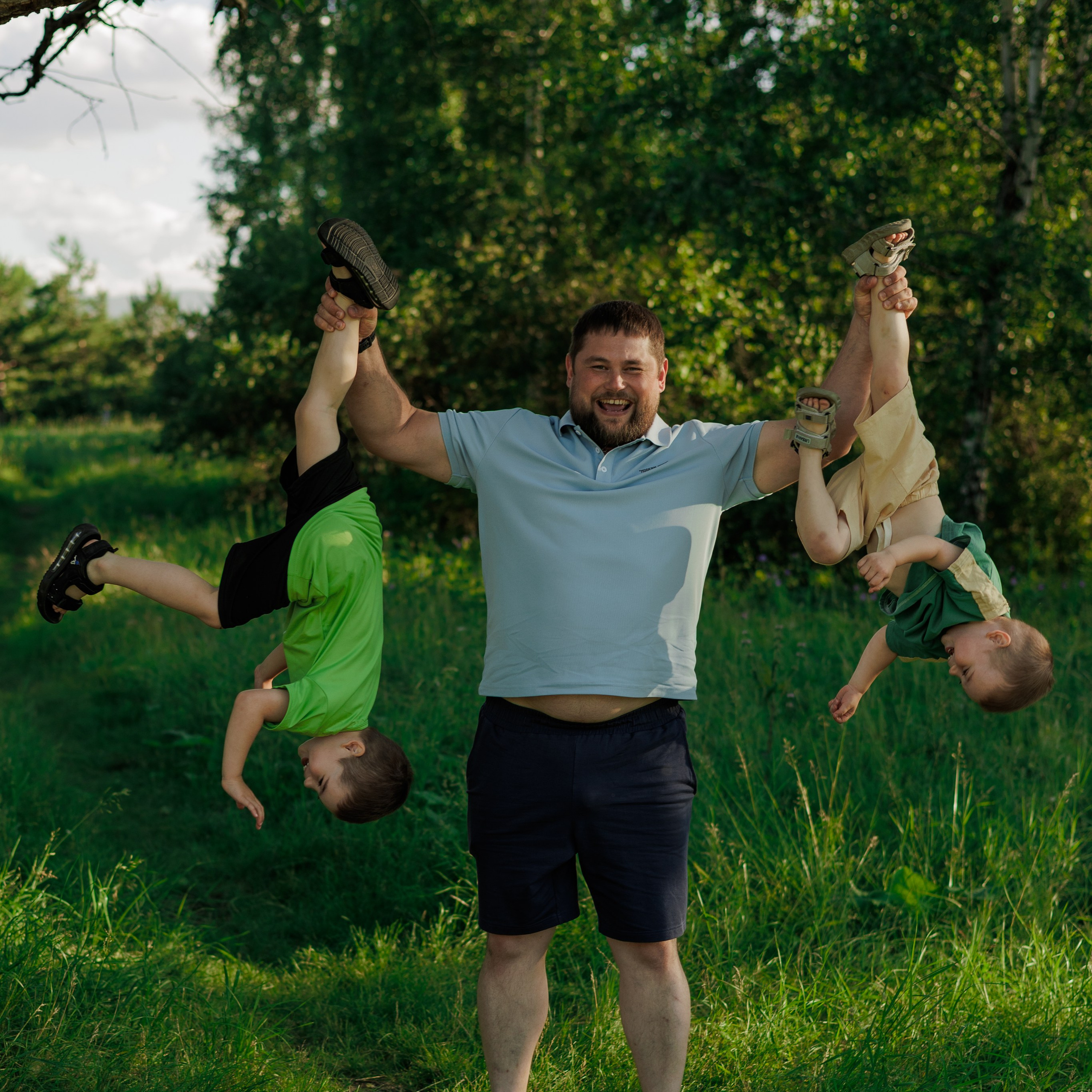 Семейная с кроликами. Василиса Судзиловская фотограф в Красноярске