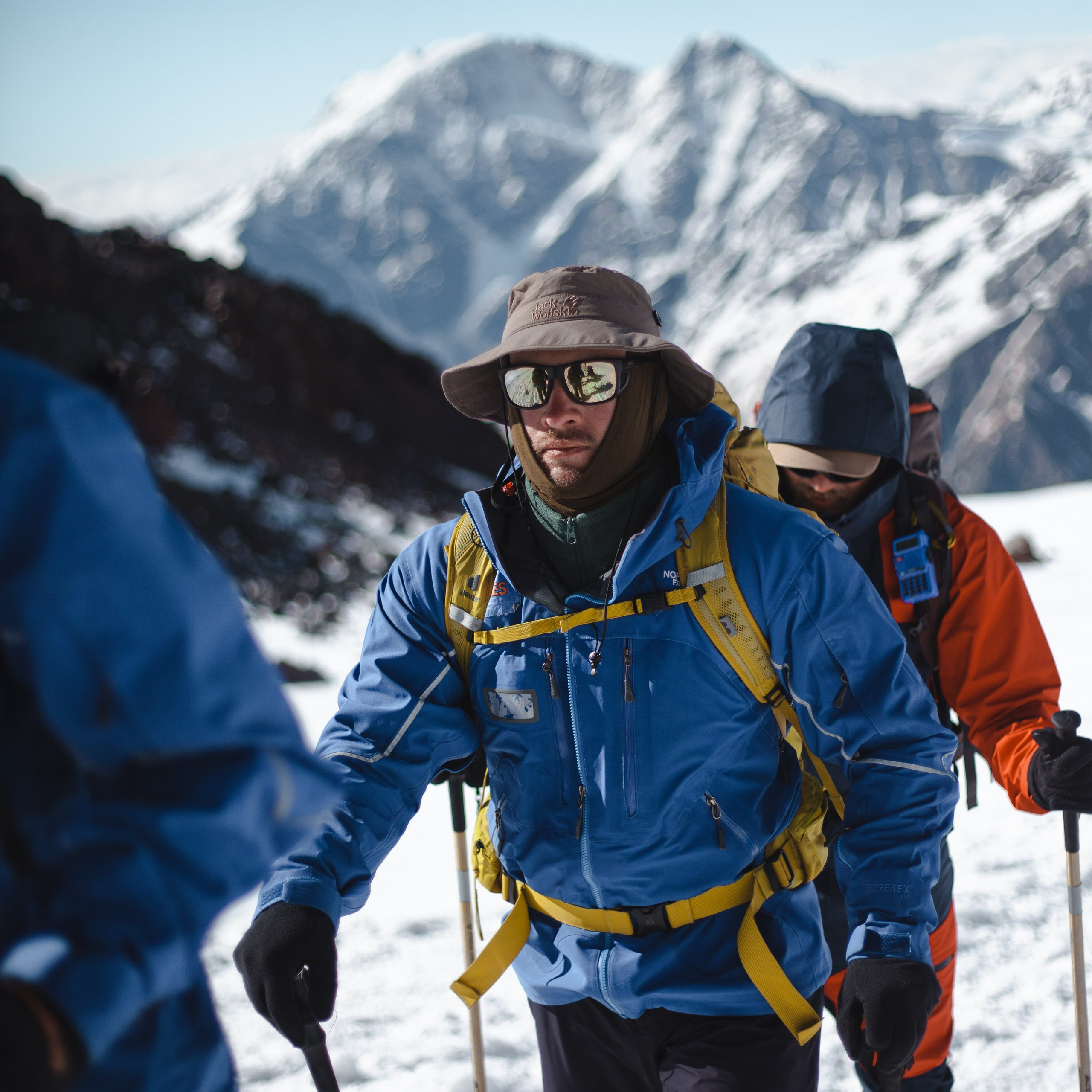 Восхождение на Эльбрус. Июнь 2024. Уникальные экспедиции — LUCKY CLAN