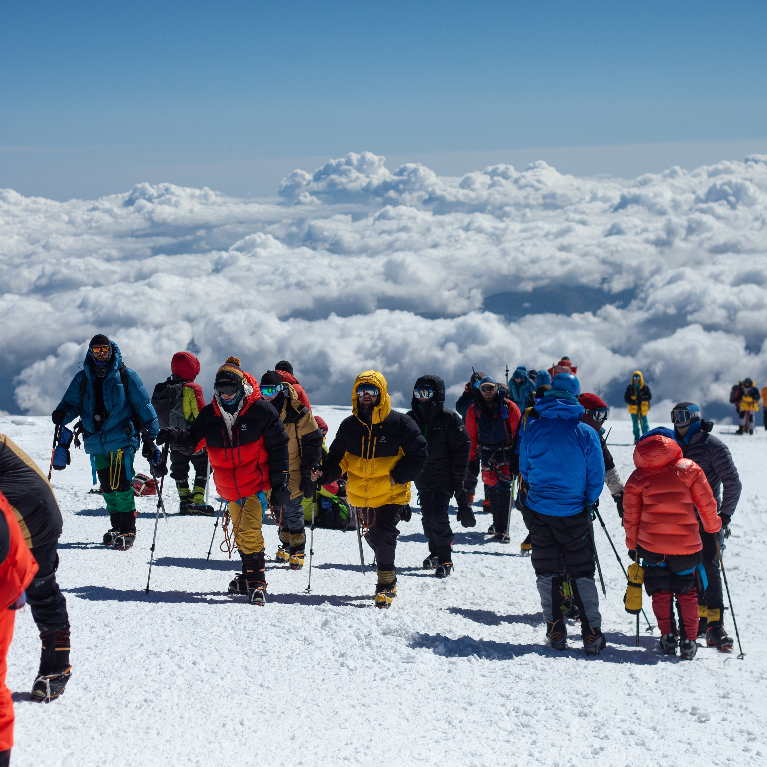 Восхождение на Эльбрус. Июнь 2024. Уникальные экспедиции — LUCKY CLAN