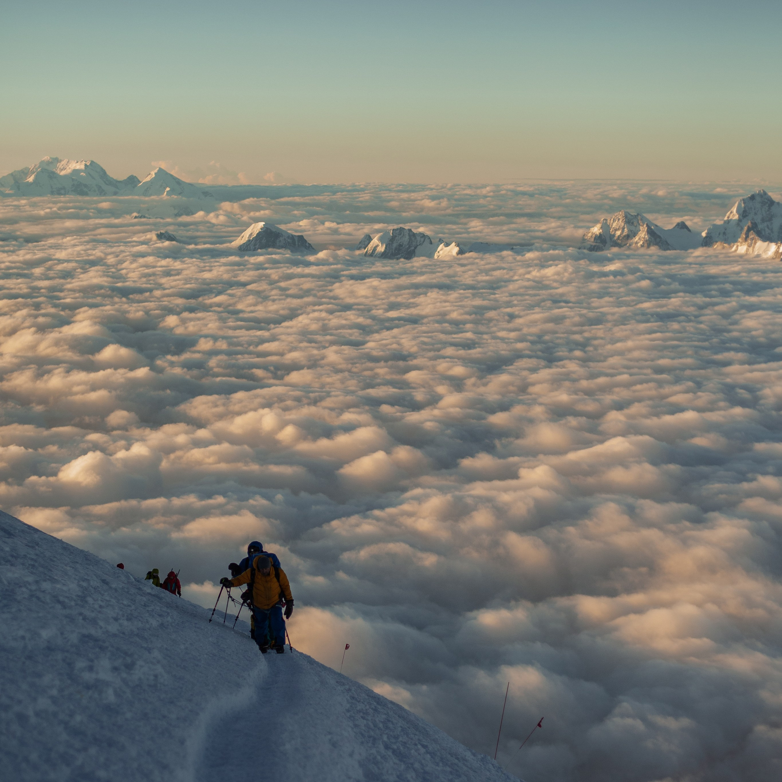 Восхождение на Эльбрус. Июнь 2024. Уникальные экспедиции — LUCKY CLAN