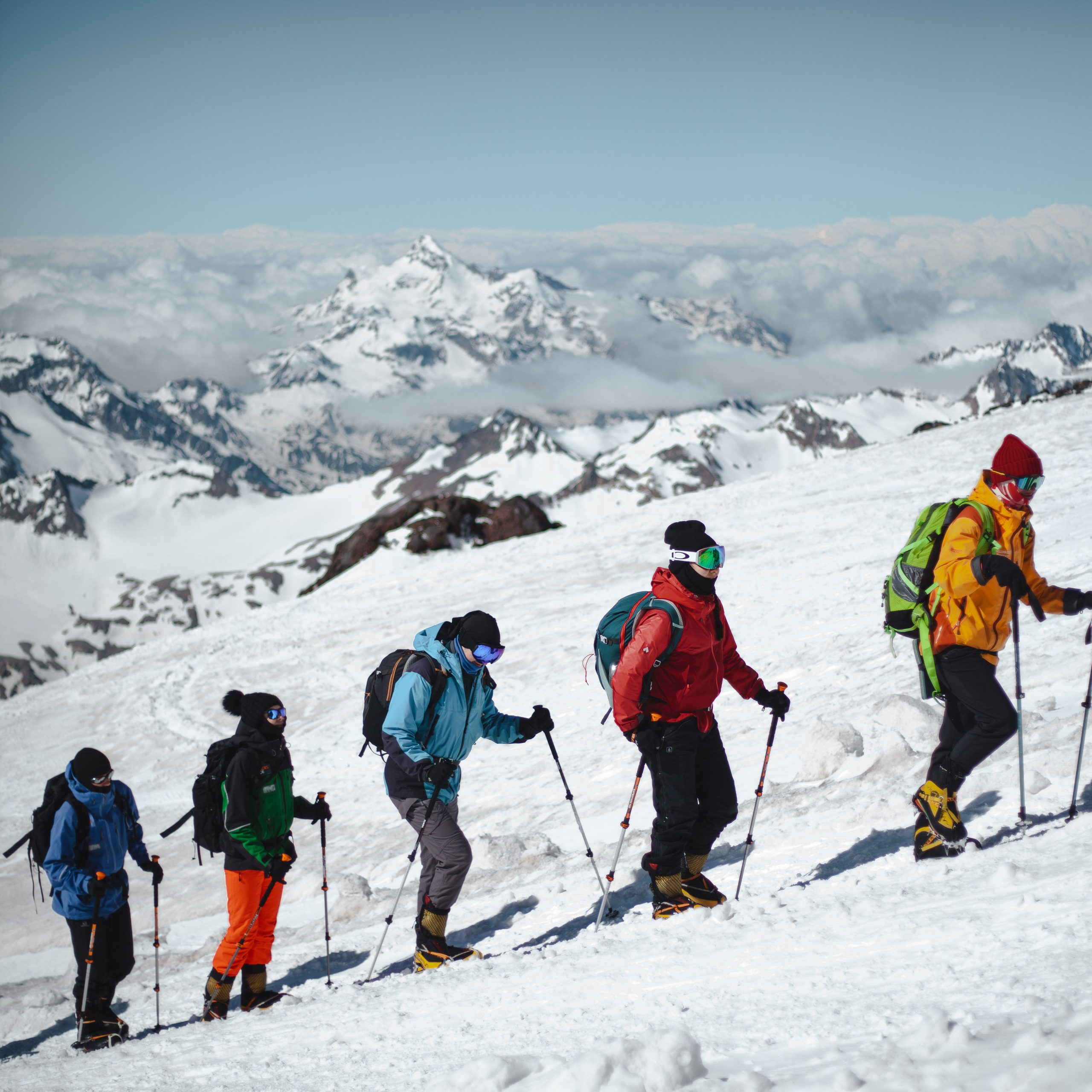 Восхождение на Эльбрус. Июнь 2024. Уникальные экспедиции — LUCKY CLAN