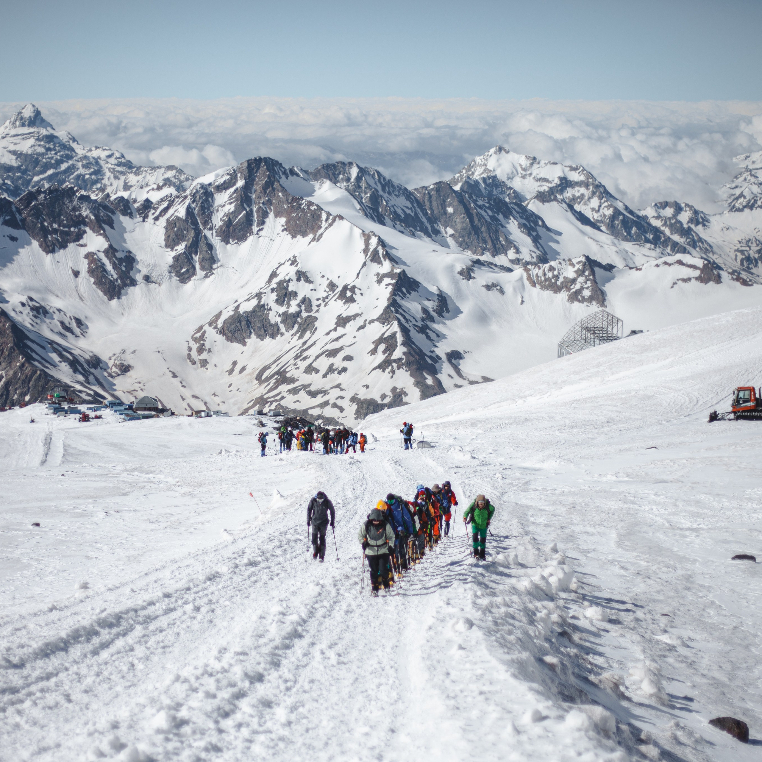 Восхождение на Эльбрус. Июнь 2024. Уникальные экспедиции — LUCKY CLAN