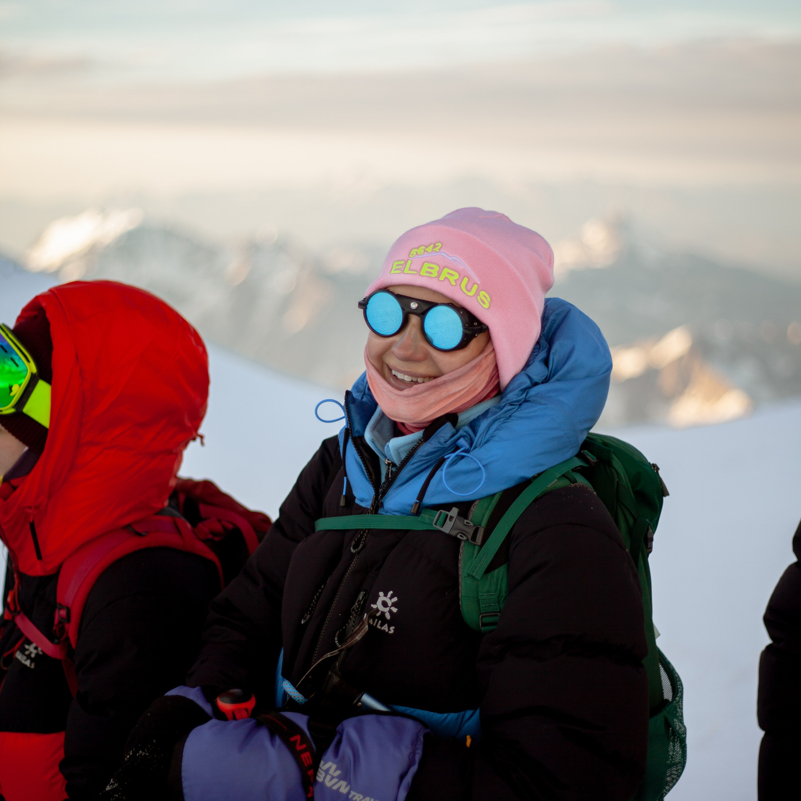 Две вершины Эльбруса. Штурм. Уникальные экспедиции — LUCKY CLAN