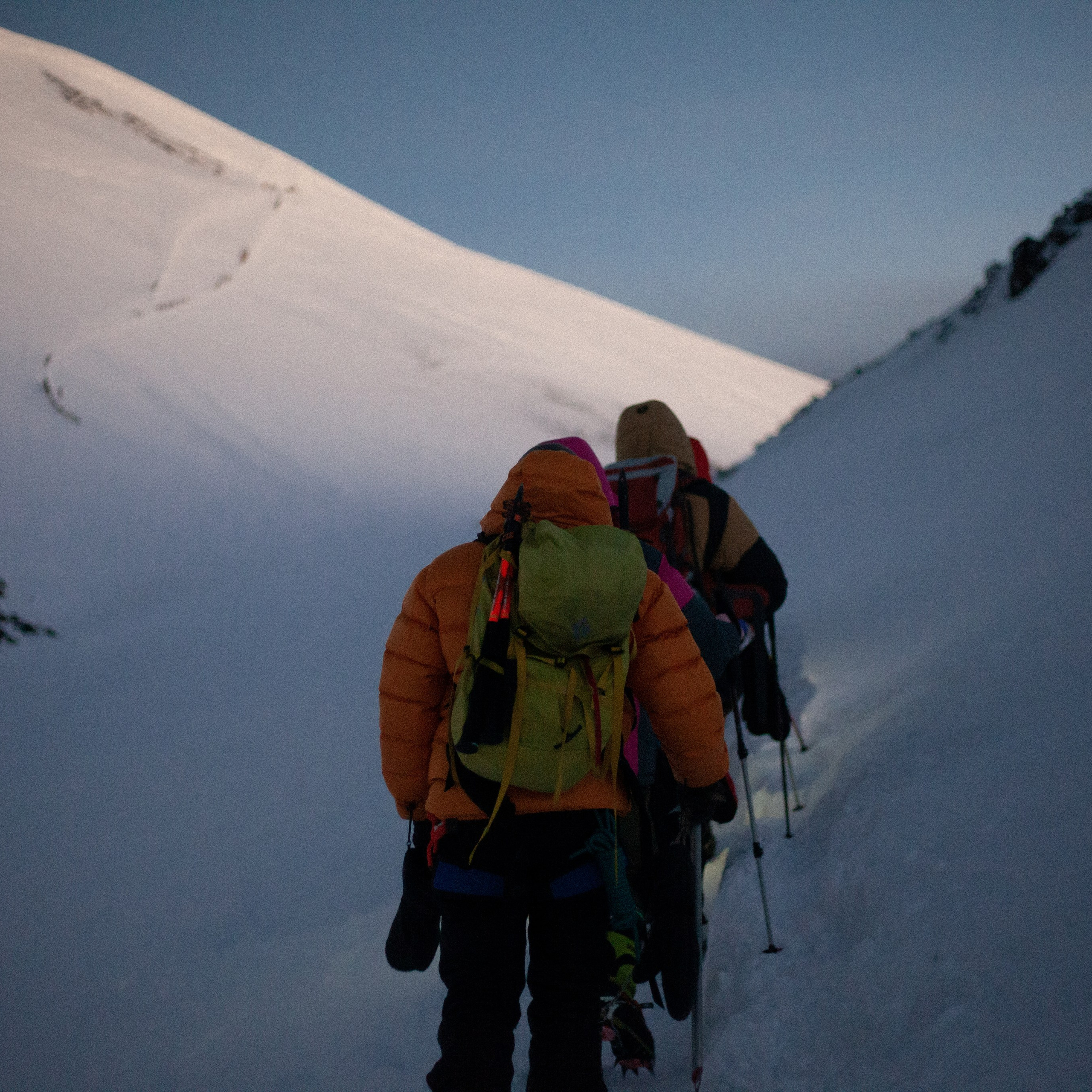 Две вершины Эльбруса. Штурм. Уникальные экспедиции — LUCKY CLAN