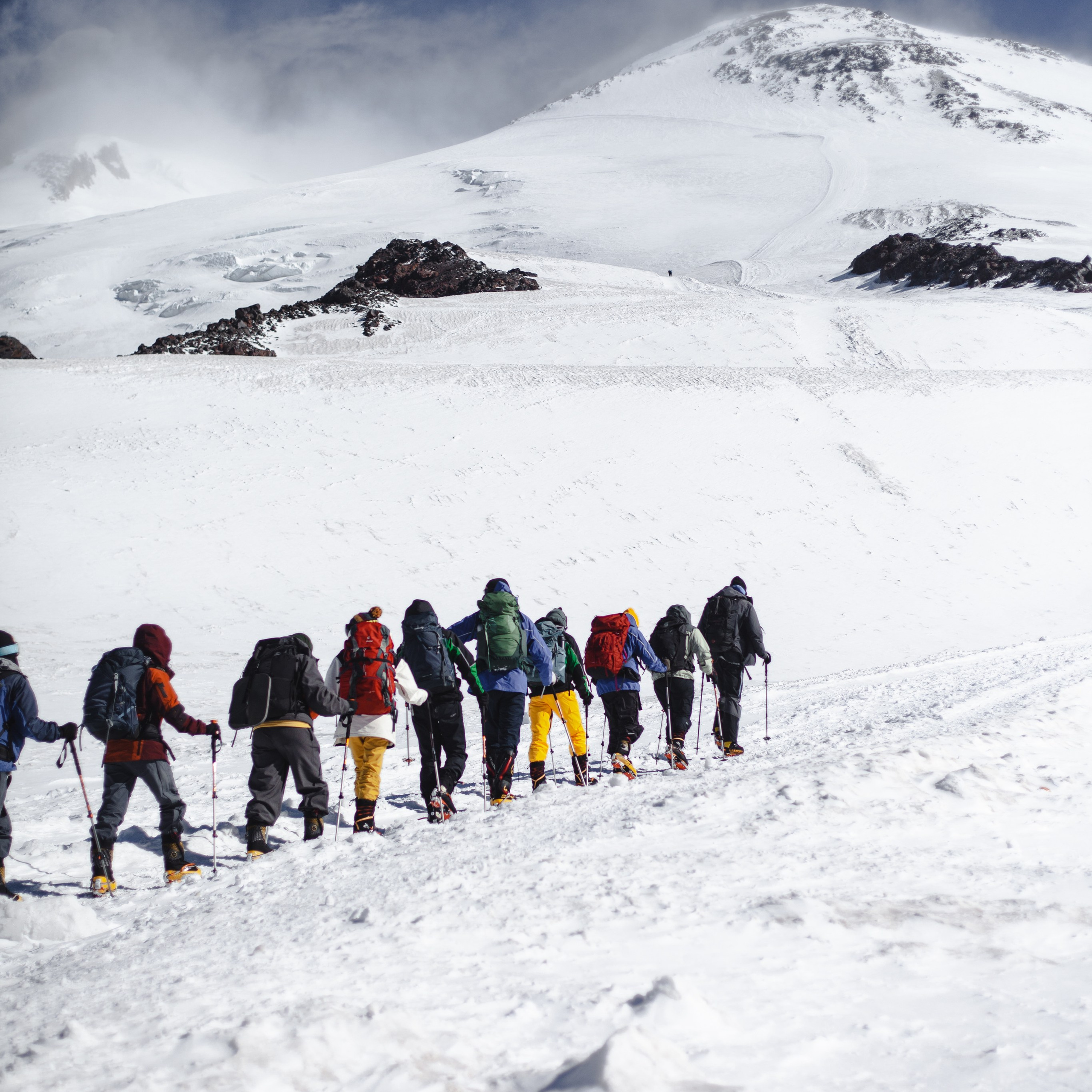 Восхождение на Эльбрус. Июнь 2024. Уникальные экспедиции — LUCKY CLAN