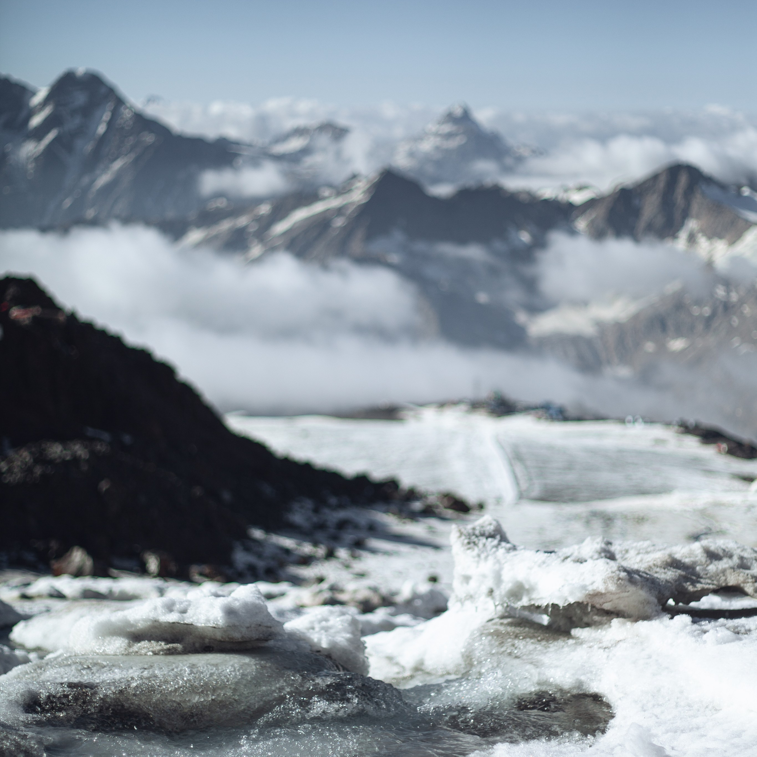 Вершина Эльбруса. Восхождение на Эльбрус. Самая высокая точка Европы 5642