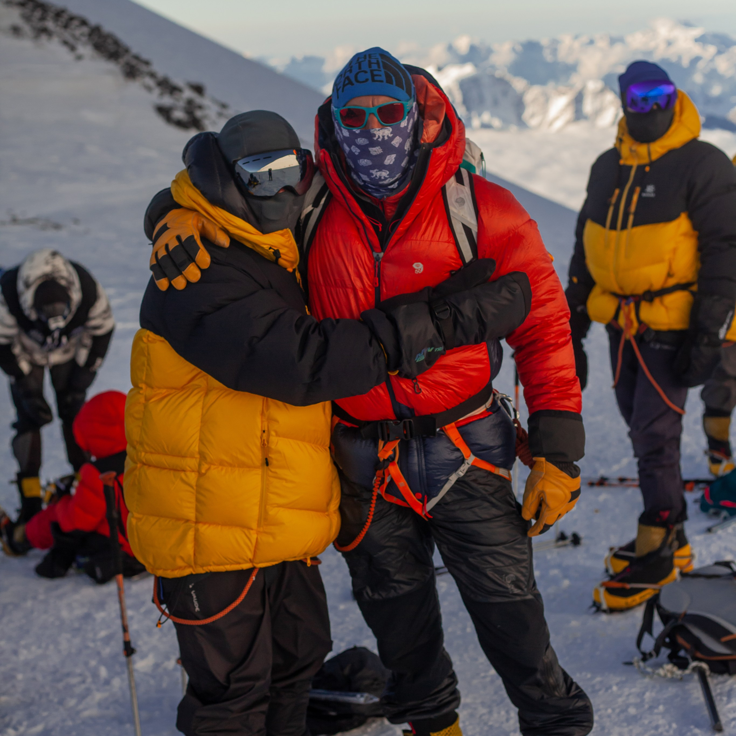 Восхождение на Эльбрус. Июнь 2024. Уникальные экспедиции — LUCKY CLAN