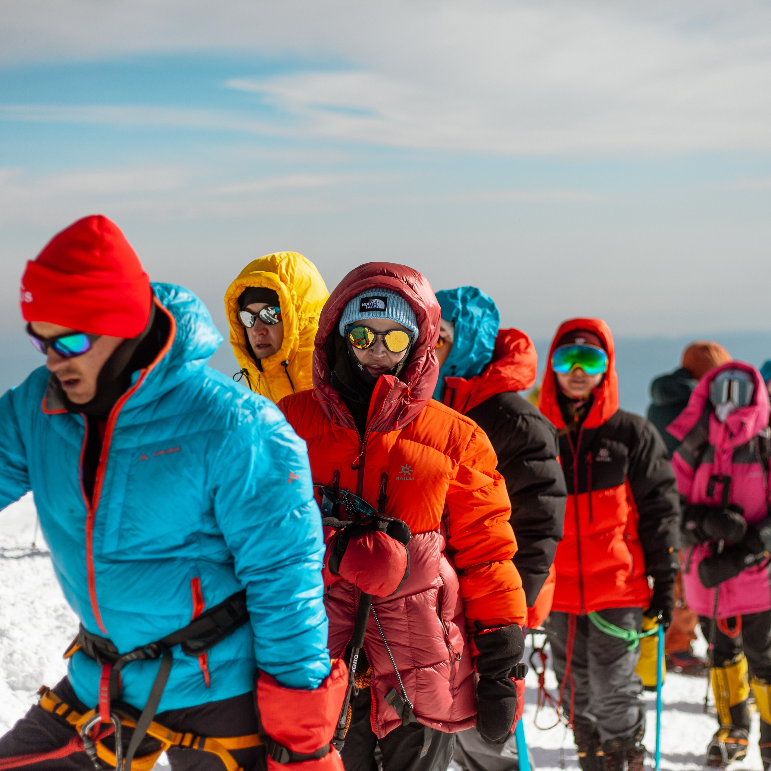 Две вершины Эльбруса. Штурм. Уникальные экспедиции — LUCKY CLAN