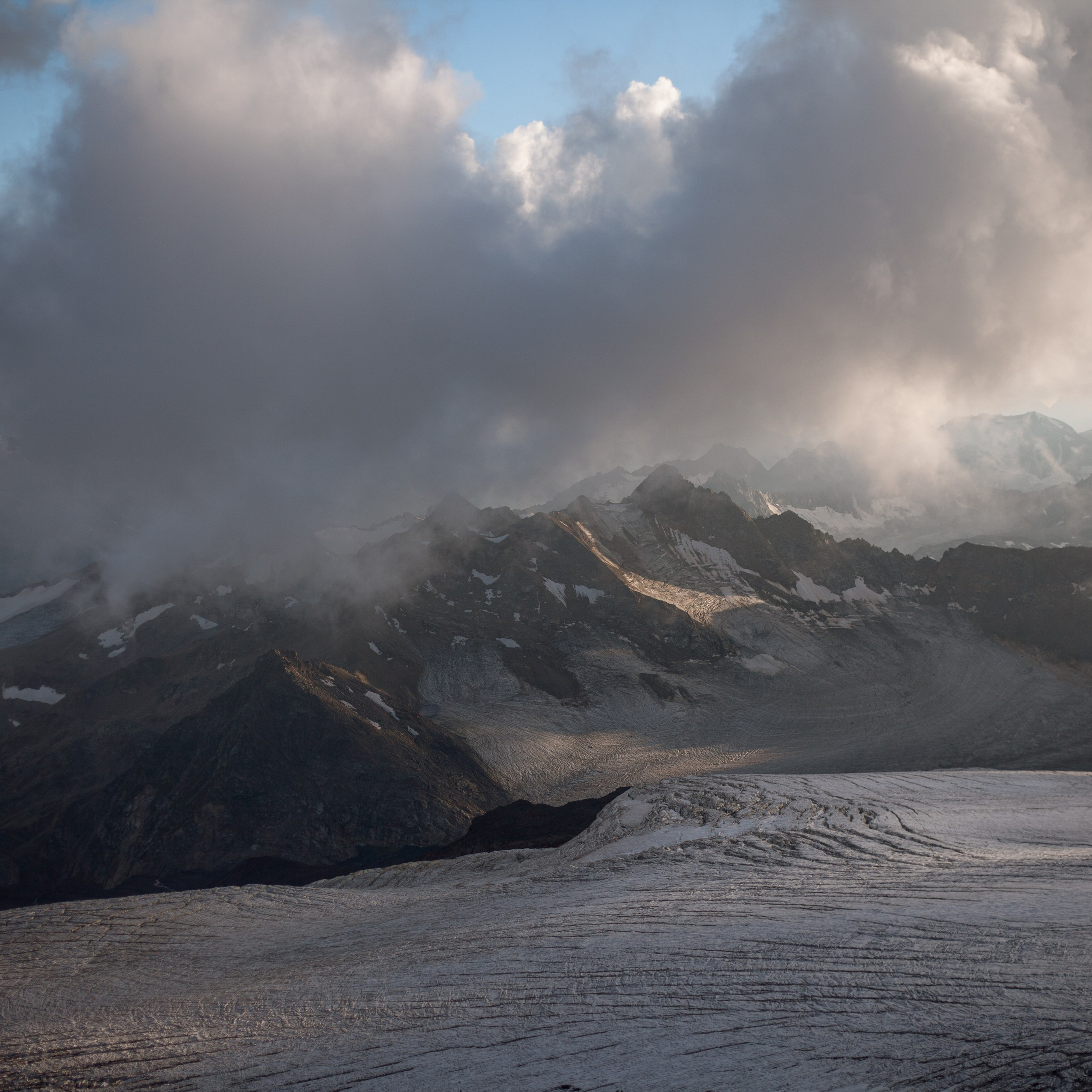 Восхождение на Эльбрус. Август 2024. Уникальные экспедиции — LUCKY CLAN